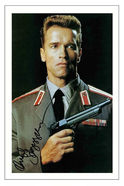 Red Heat (1988) - Arnold Schwarzenegger Signed Poster-30x45cm-