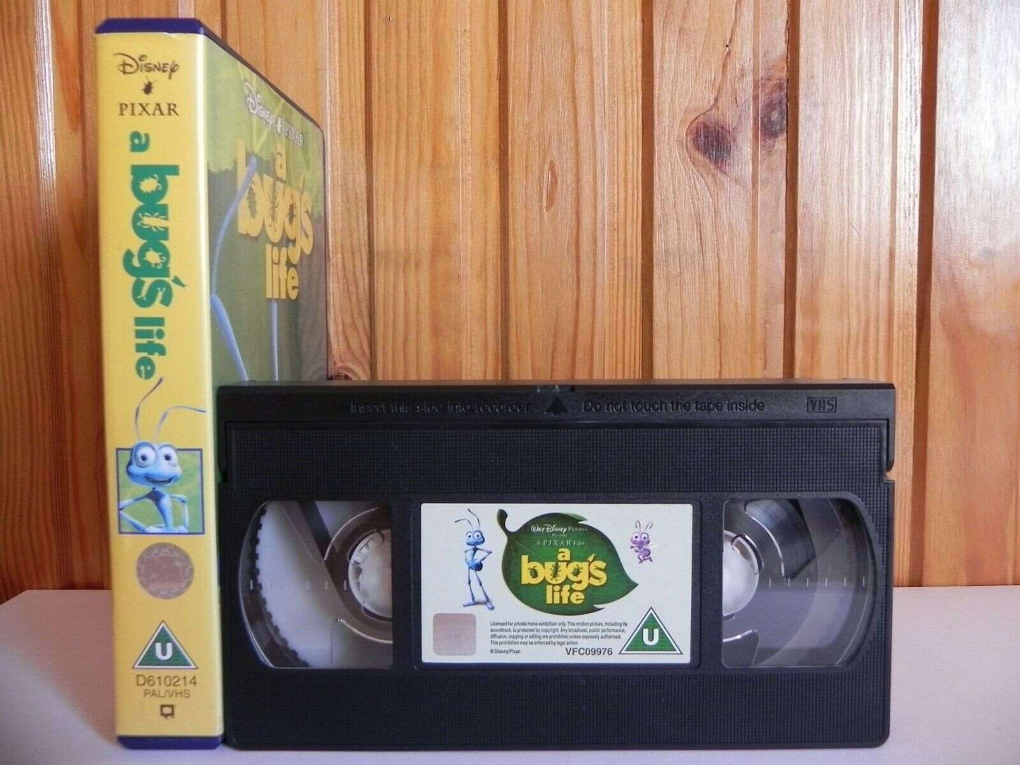 A Bugs Life - Disney PIXAR - Animated - Adventure - Fun - Children's - Pal VHS-