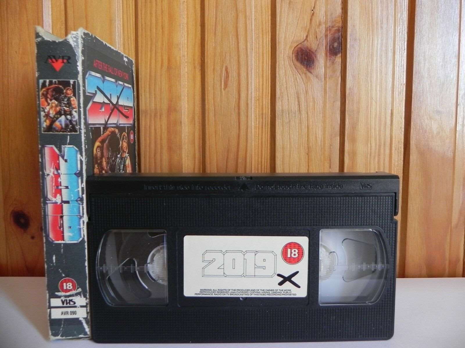 2019 - AVR - Sci-Fi - Carton - Cert (18) - After The Fall Of New York - Pal VHS-