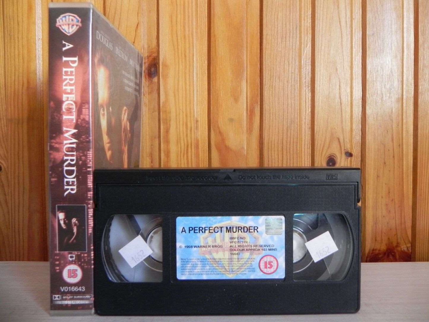 A Perfect Murder (1998); Large Box [Remake] - Crime Thriller - M.Douglas - VHS-