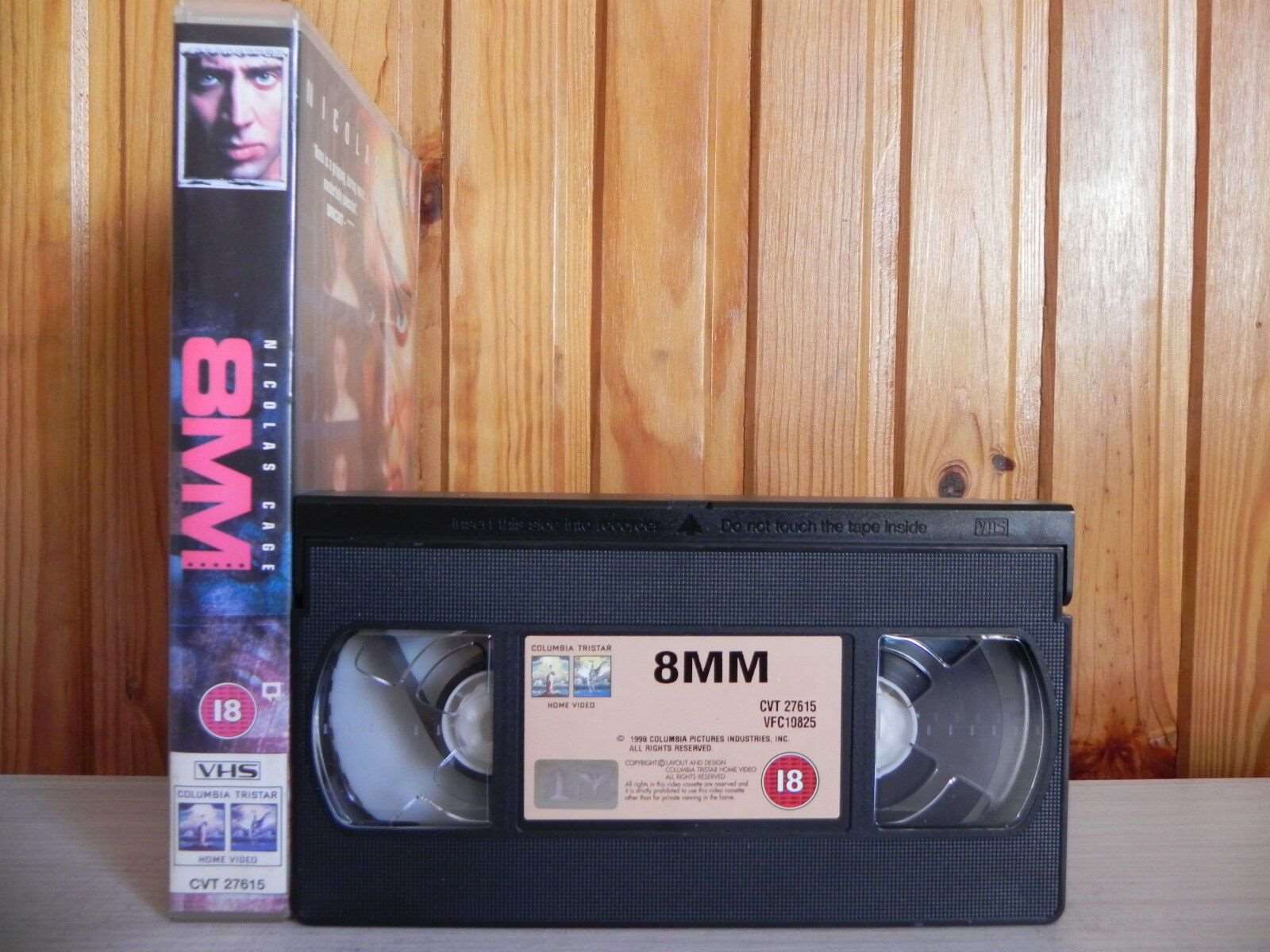 8MM - Eight Millimeter - Columbia - Action - Nicolas Cage - Chris Bauer - VHS-