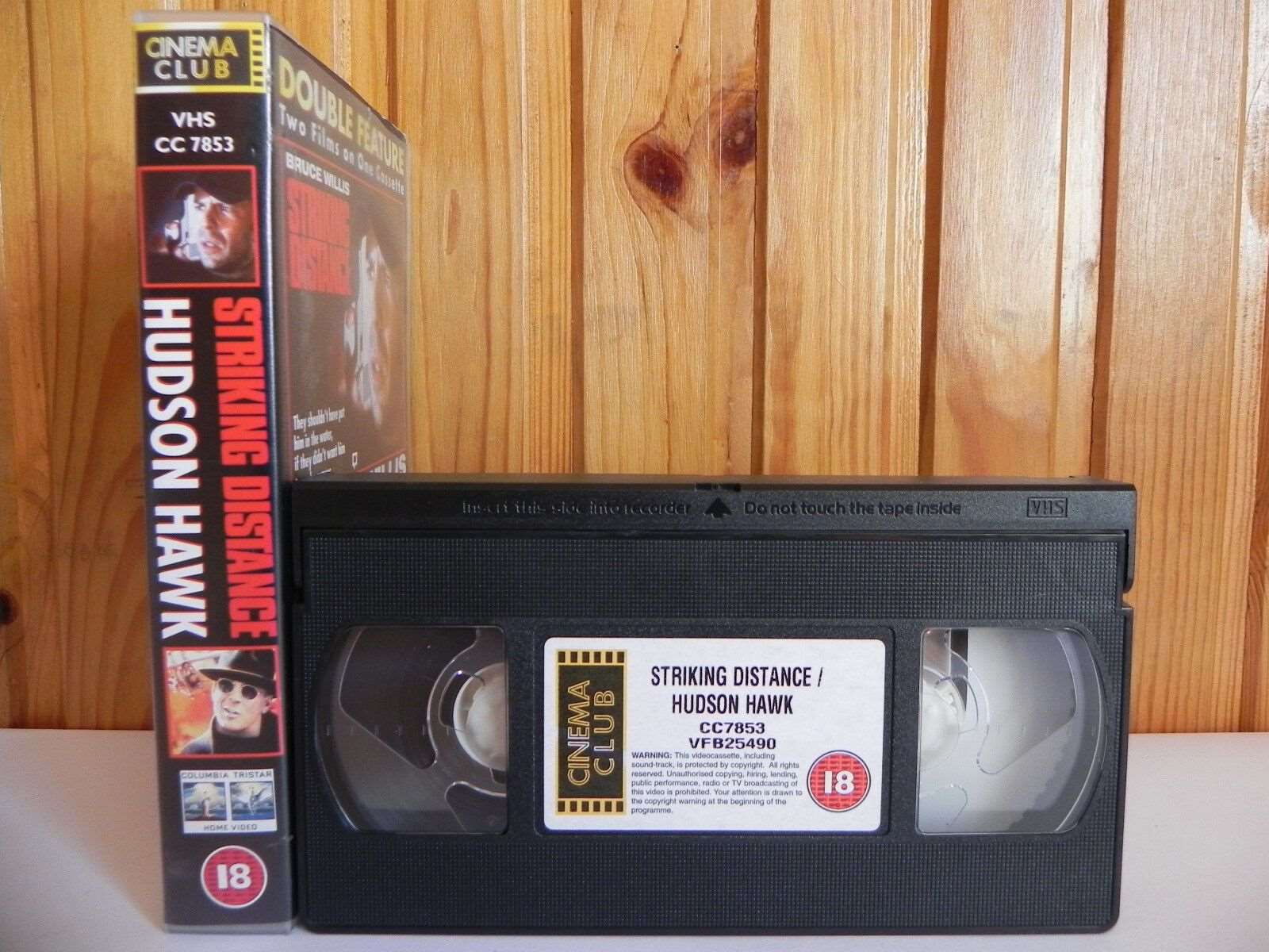 2 MOVIES - Striking Distance/Hudson Hawk - Columbia Action - Bruce Willis - VHS-