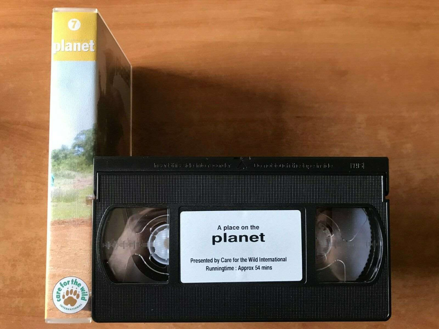 A Place On The Planet; [Mia Evans]: Nairobi National Park - Elephants - Pal VHS-