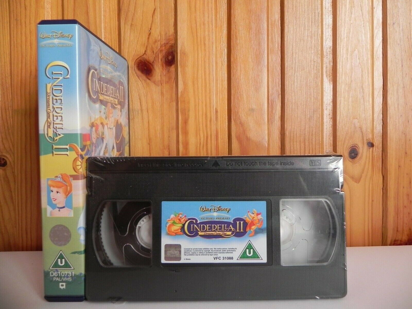 CINDERELLA 2 - DREAMS - BRAND NEW SEALED - WALT DISNEY VIDEO - KIDS - PAL VHS-