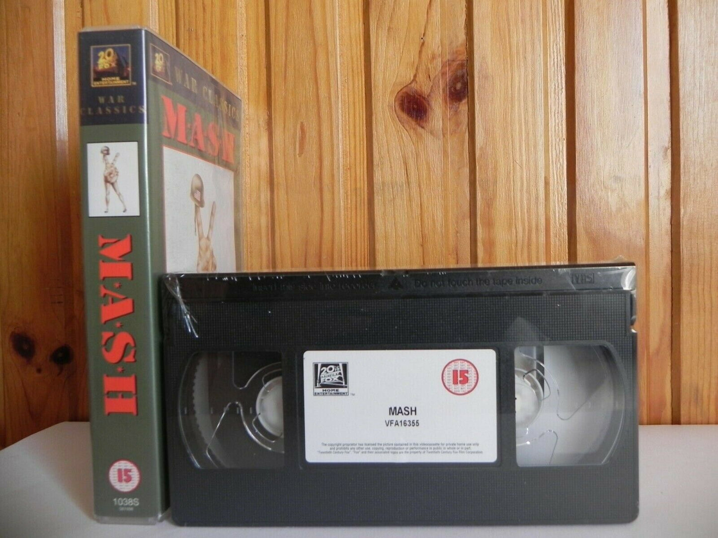 M*A*S*H* - War Classic - Comedy - Drama - Army - TV Show - Elliott Gould - VHS-