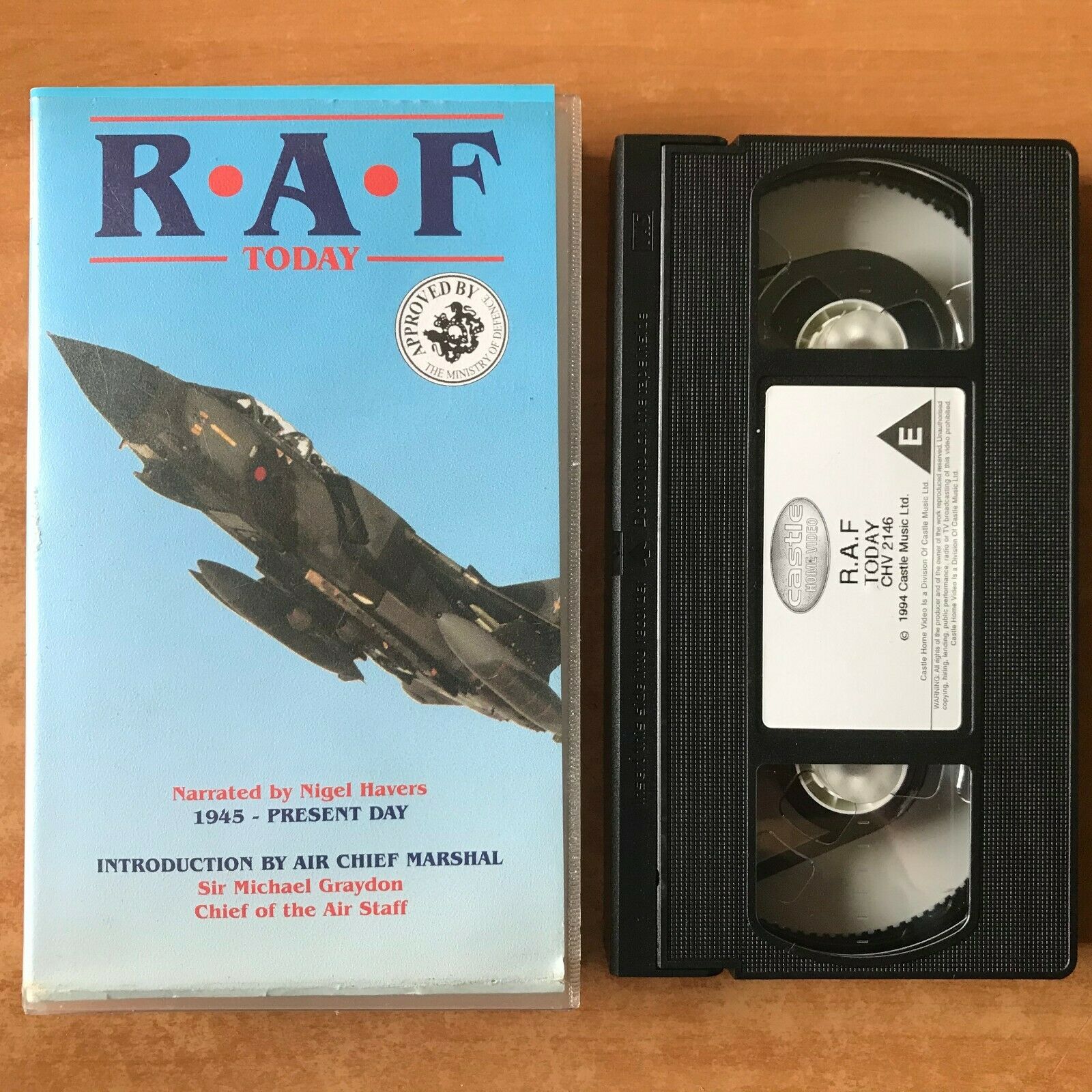 RAF: Today; [Sir Michael Graydon] 75 Years Royal Air Force - Nigel Havers - VHS-