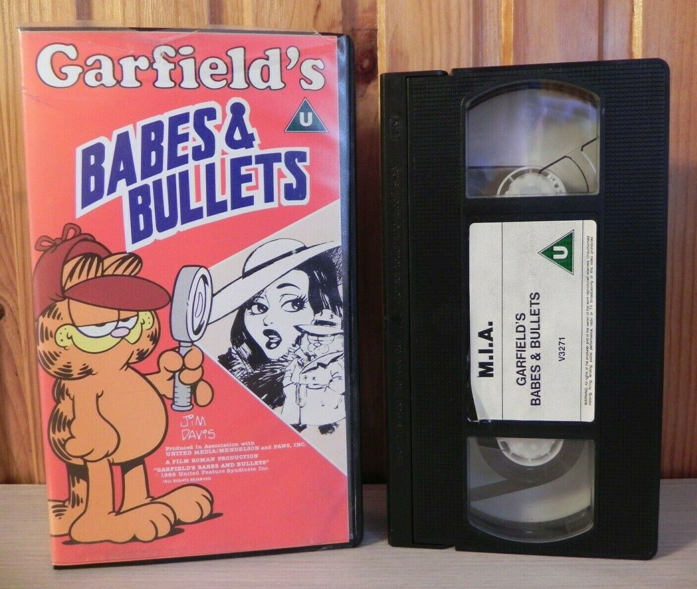 Garfield: Babes And Bullets - By Jim Davis - Animated Adventures - Kids - VHS-