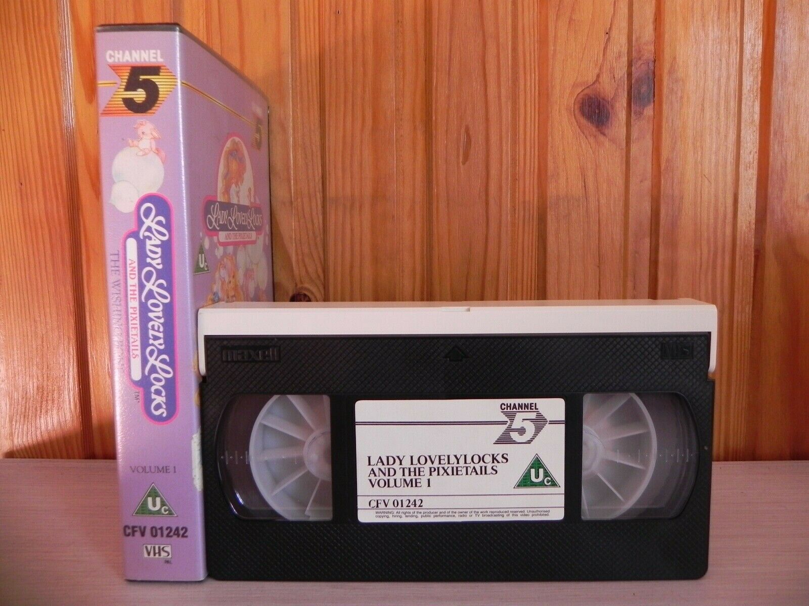 Lady Lovely Locks And The Pixietails - Volume 1 - The Wishing Bone - 01242 VHS-