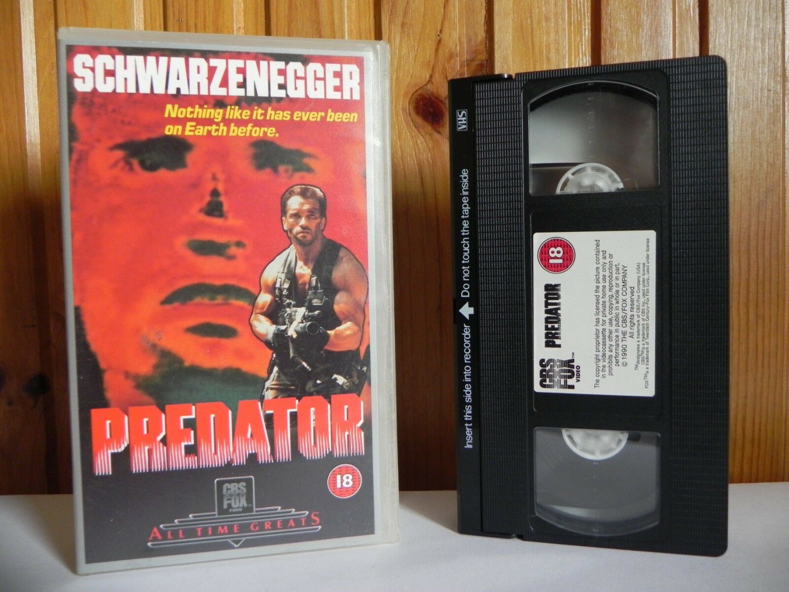 Predator: CBS/FOX - Schwarzenegger (Alien Face-Off) Vietnam Bloodshed - Pal VHS-