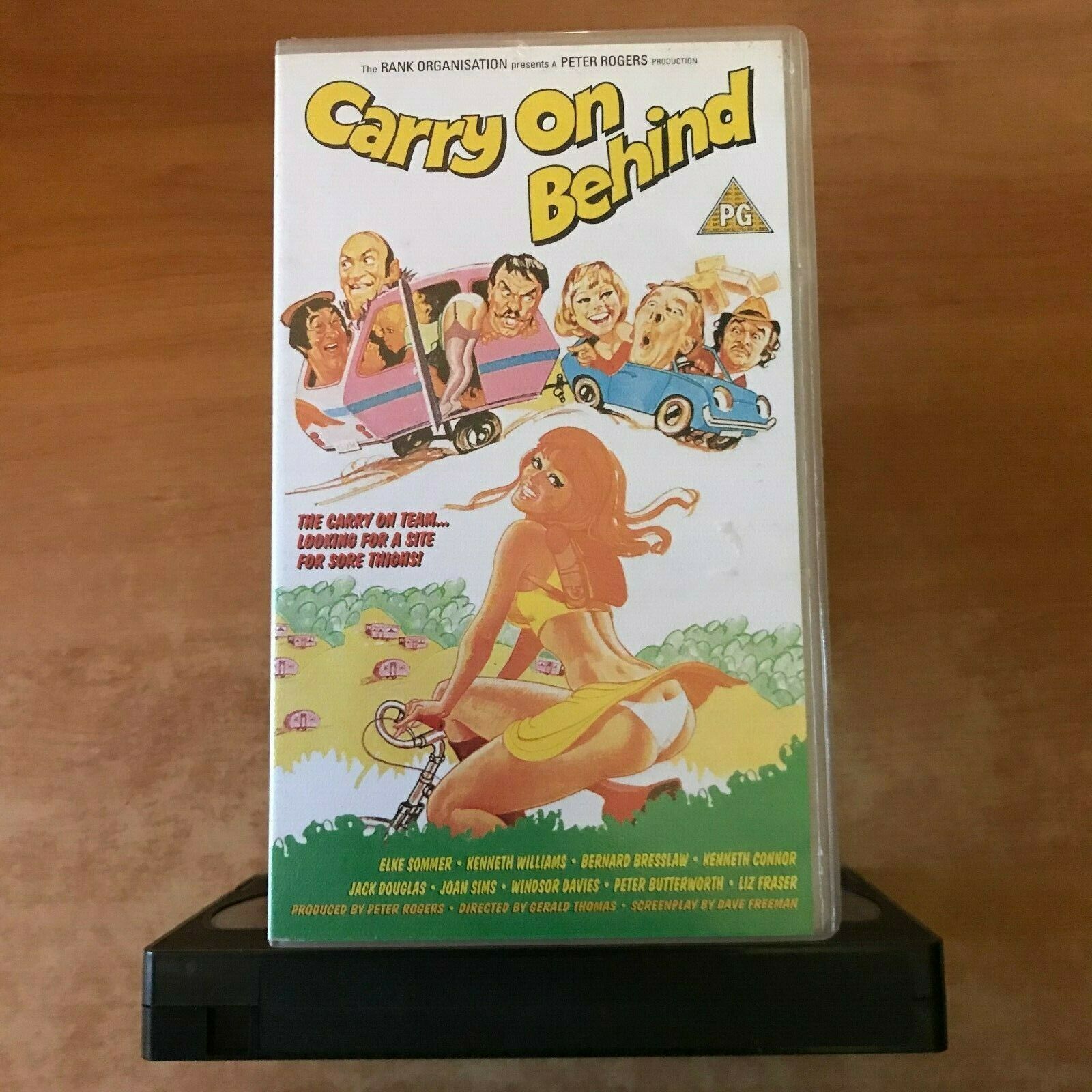 Carry On Behind (1975) - Comedy - Elke Sommer / Kenneth Williams - Pal VHS-