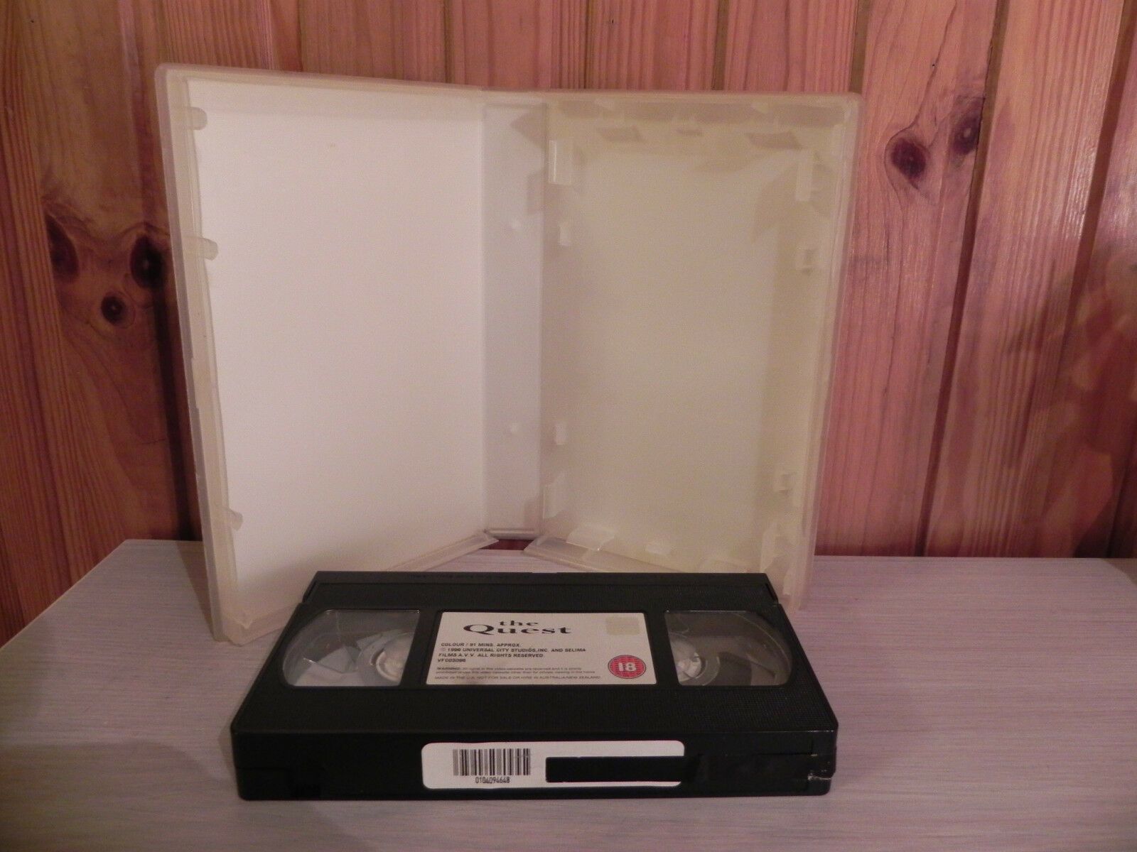 THE QUEST - Big Box - Van Damme - Martial Arts 1920's - Ex-Rental - Pal VHS-