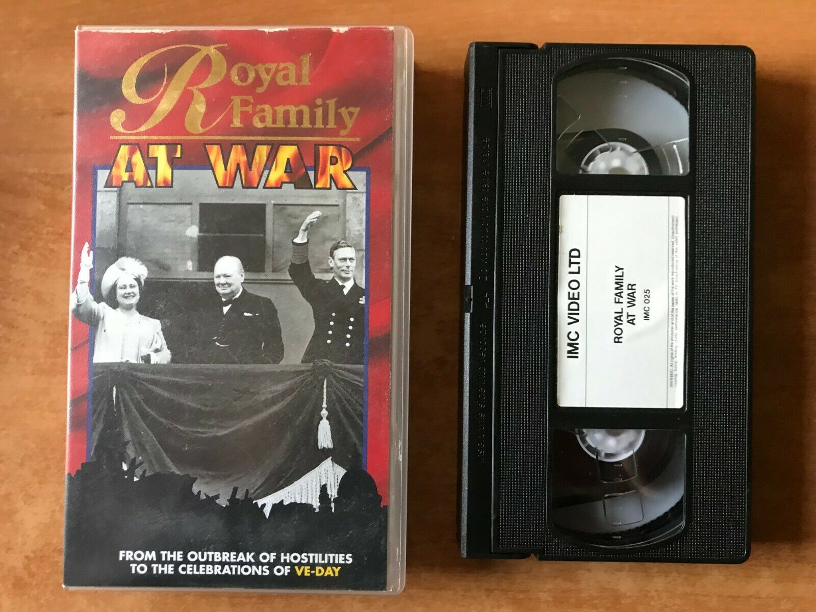 Royal Family At War [Documentary]: War World 2 - Ve-Day - Peter Townsend - VHS-