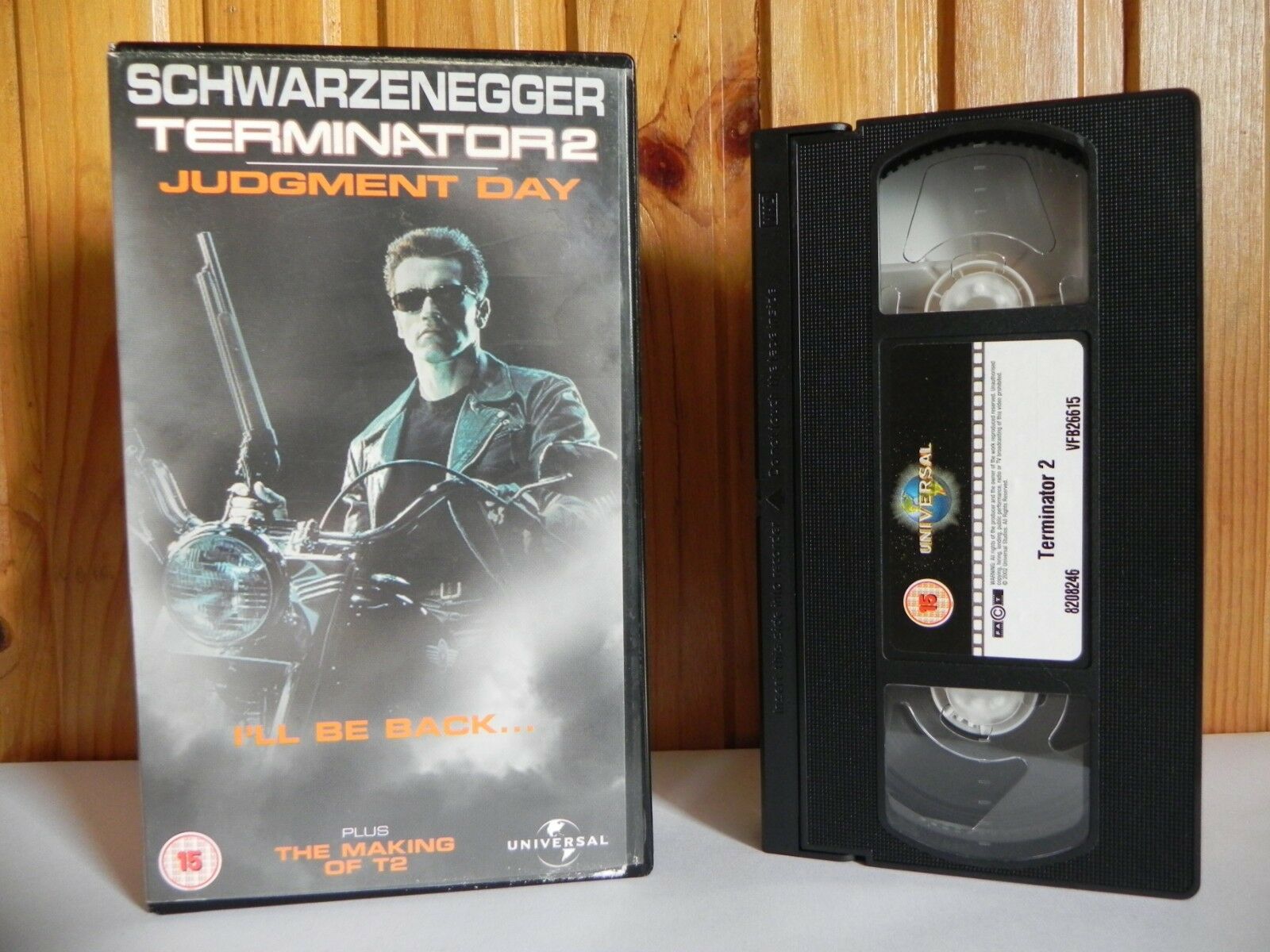 Terminator 2: Judgment Day - Universal - Sci-Fi Classic - Schwarzenegger - VHS-