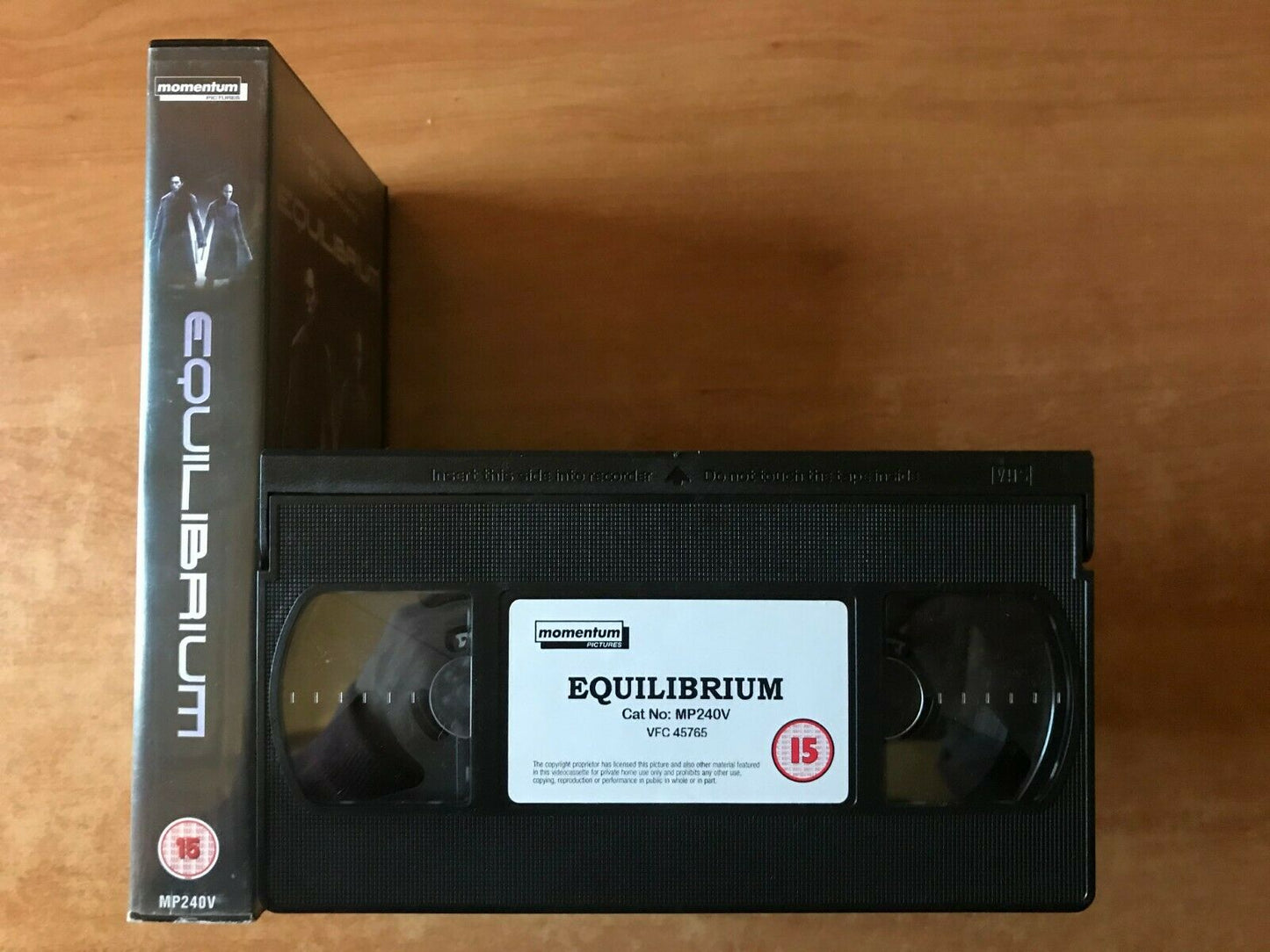 Equilibrium (2002): Sci-Fi Action - Dystopian Future - Christian Bale - Pal VHS-
