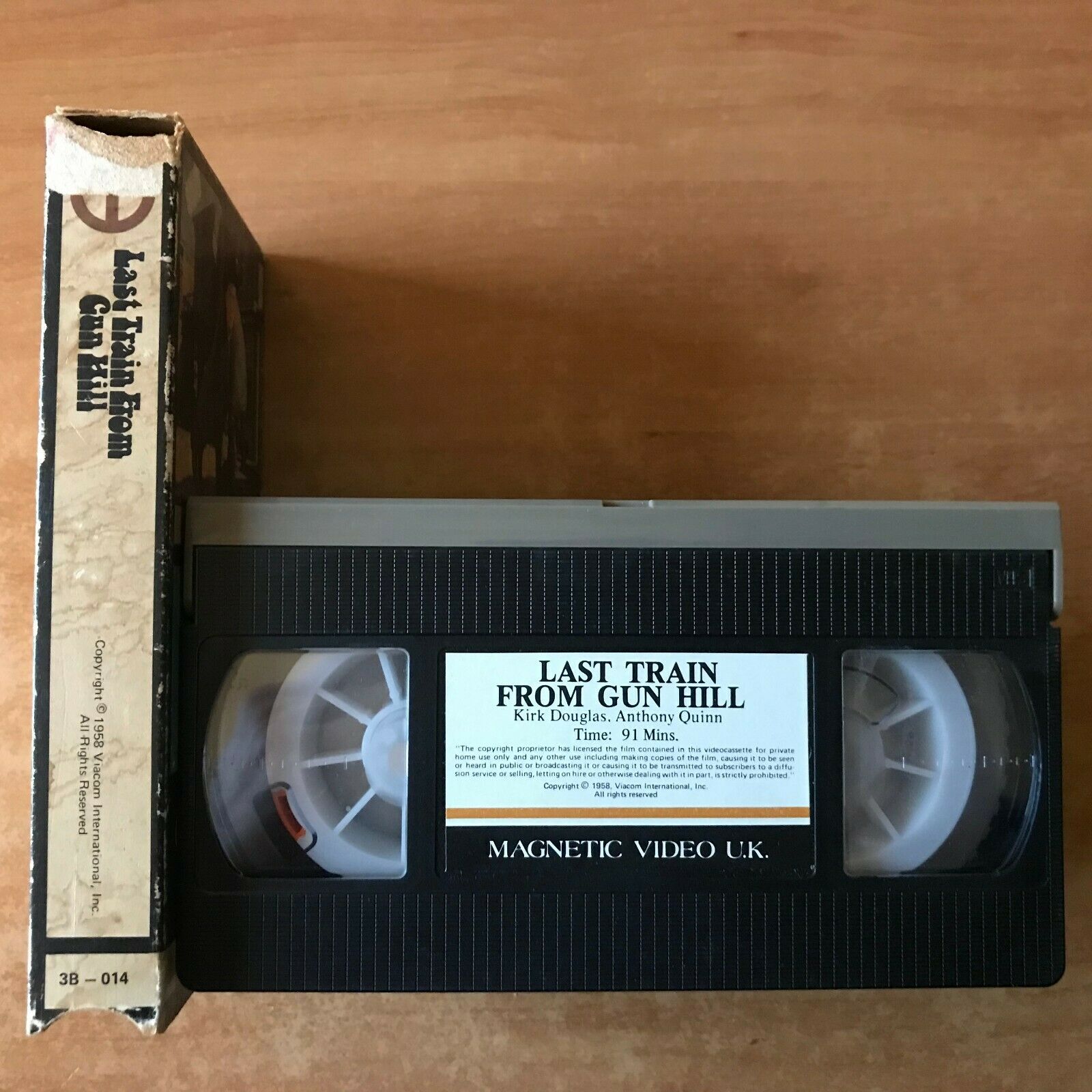 Last Train From Gun Hill; [Magnetic Pre-Cert]: Western - Kirk Douglas - Pal VHS-