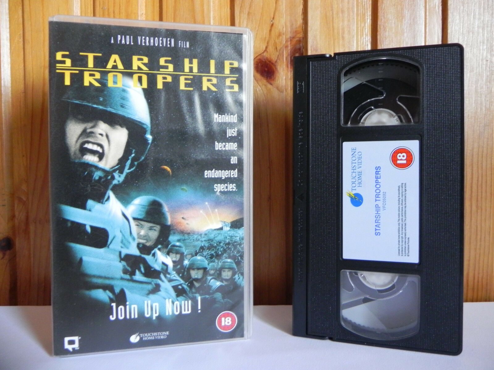 Starship Troopers - Alien Shoot"Em"Up - Denise Richards - Sci-Fi Action - VHS-