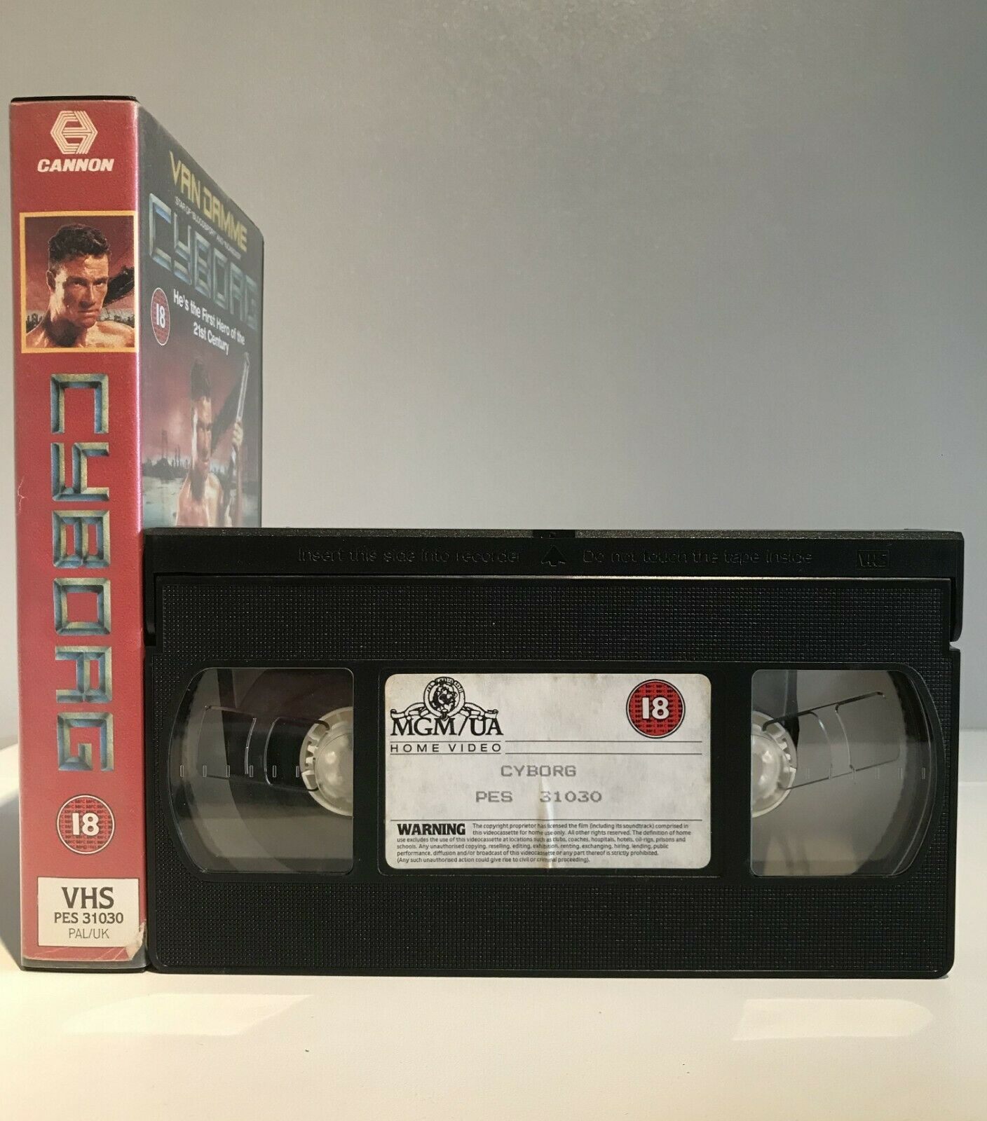 Cyborg (Slinger): (1989) Martial Arts/Cyberpunk - Jean-Claude Van Damme - VHS-
