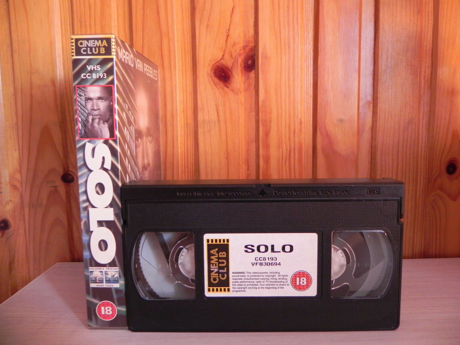 Solo - Action - Mario Van Peebles - William Saddler - Columbia - 8193 - VHS-
