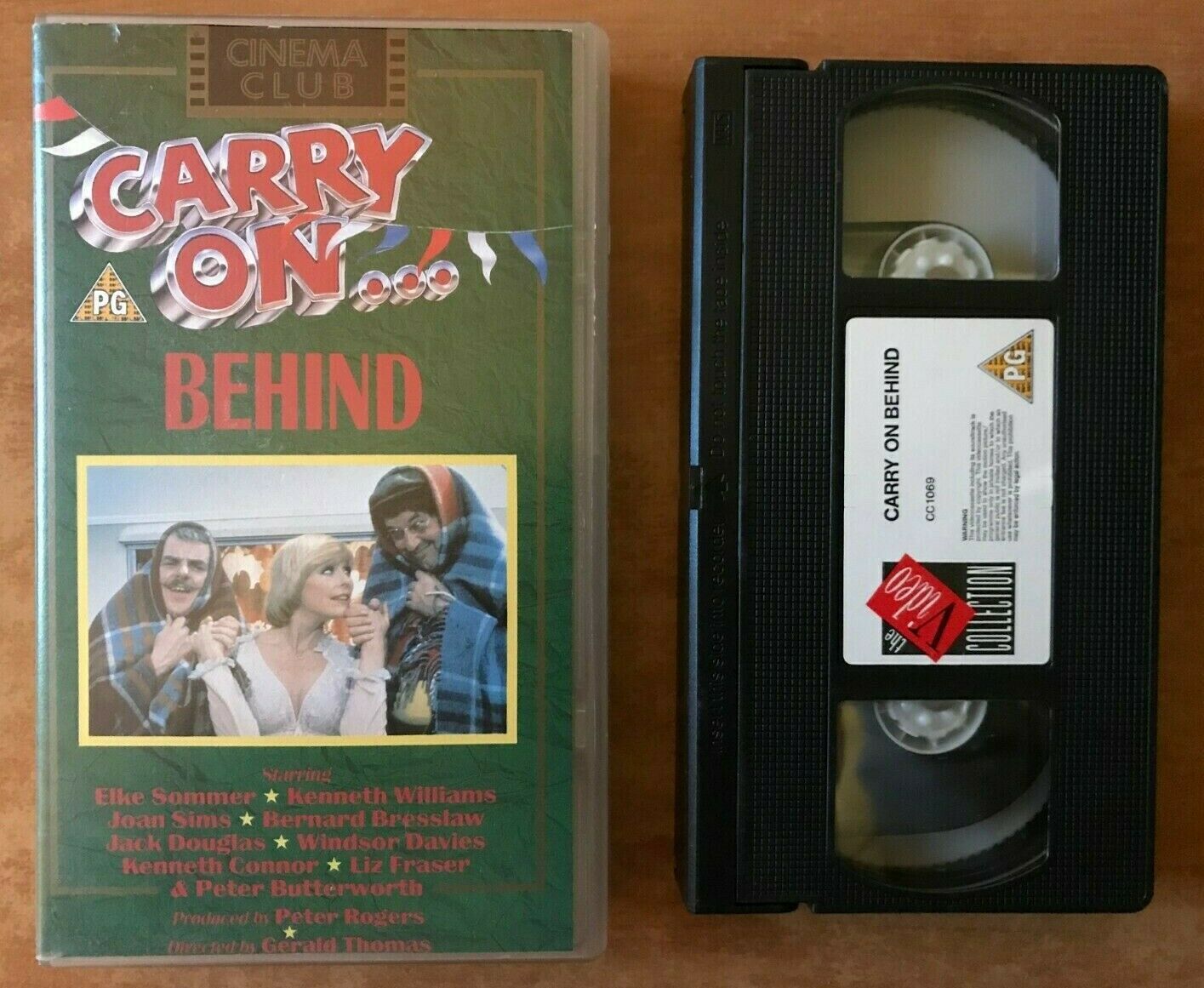 Carry On Behind; [Cinema Club] Comedy - Elke Sommer / Kenneth Williams - Pal VHS-