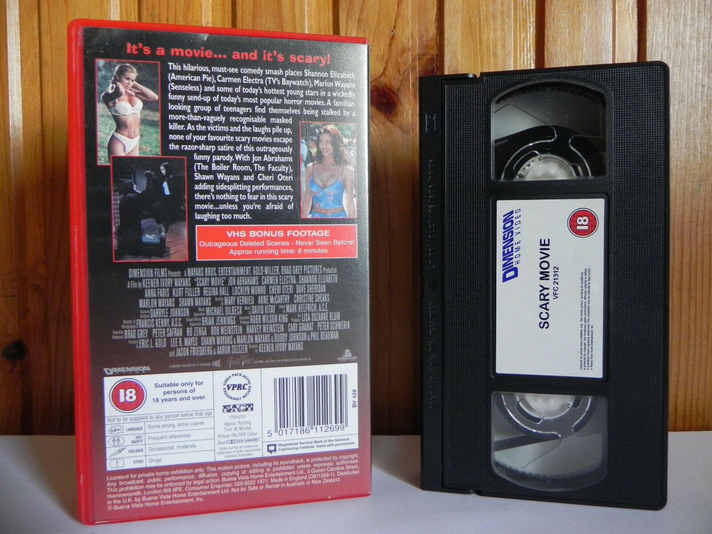 Scary Movie - Dimension - Comedy - Shannon Elizabeth - Carmen Electra - Pal VHS-