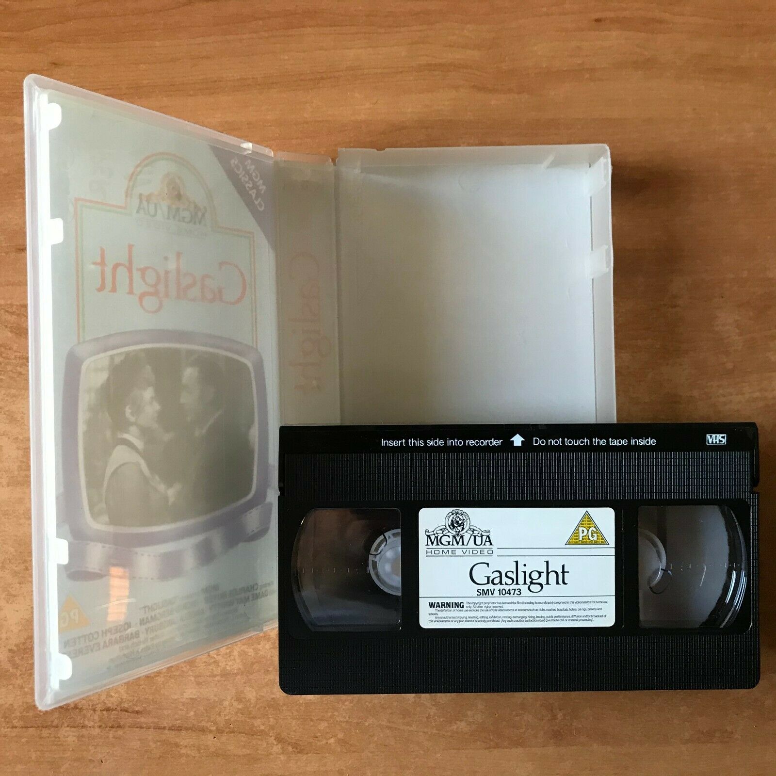Gaslight; [MGM Classics] Neo-Noir Drama - Charles Boyer / Ingrid Bergman - VHS-