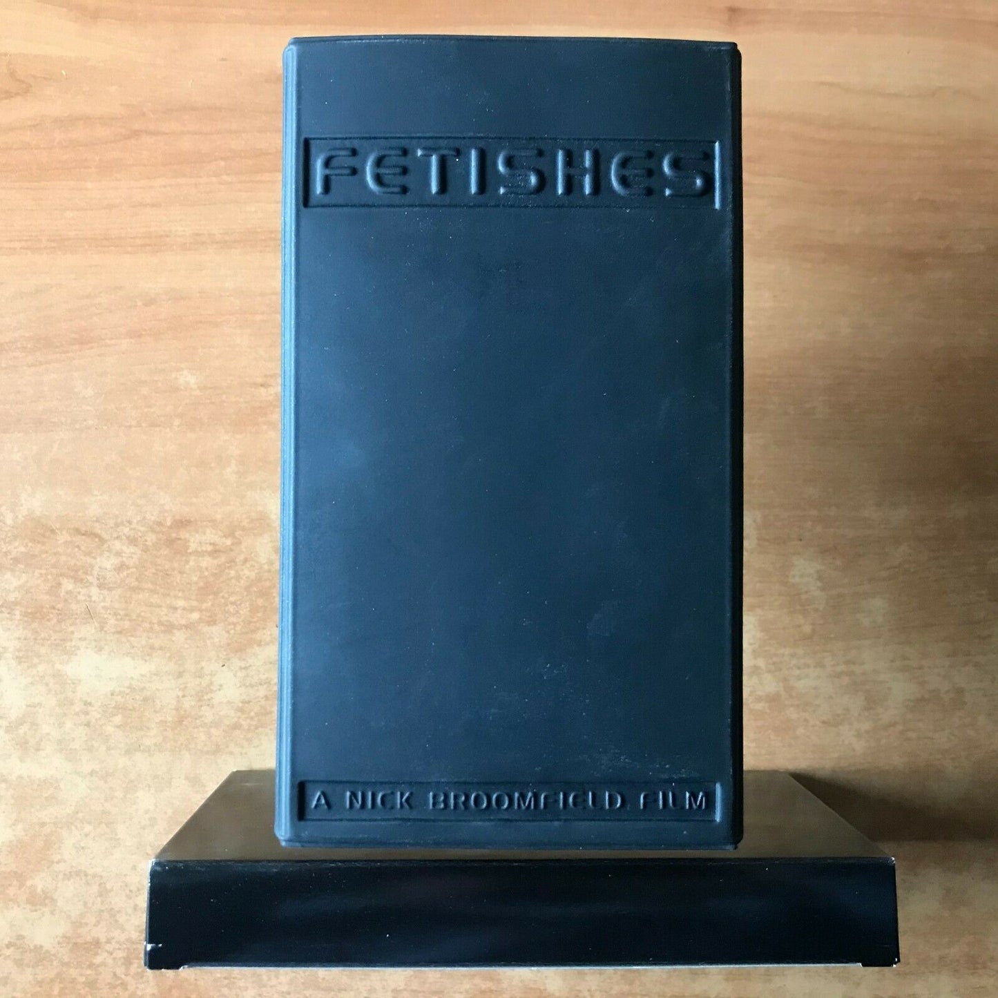 Fetishes (1996); [Nick Broomfield] Carton Box - Documentary (Denmark) Pal VHS-