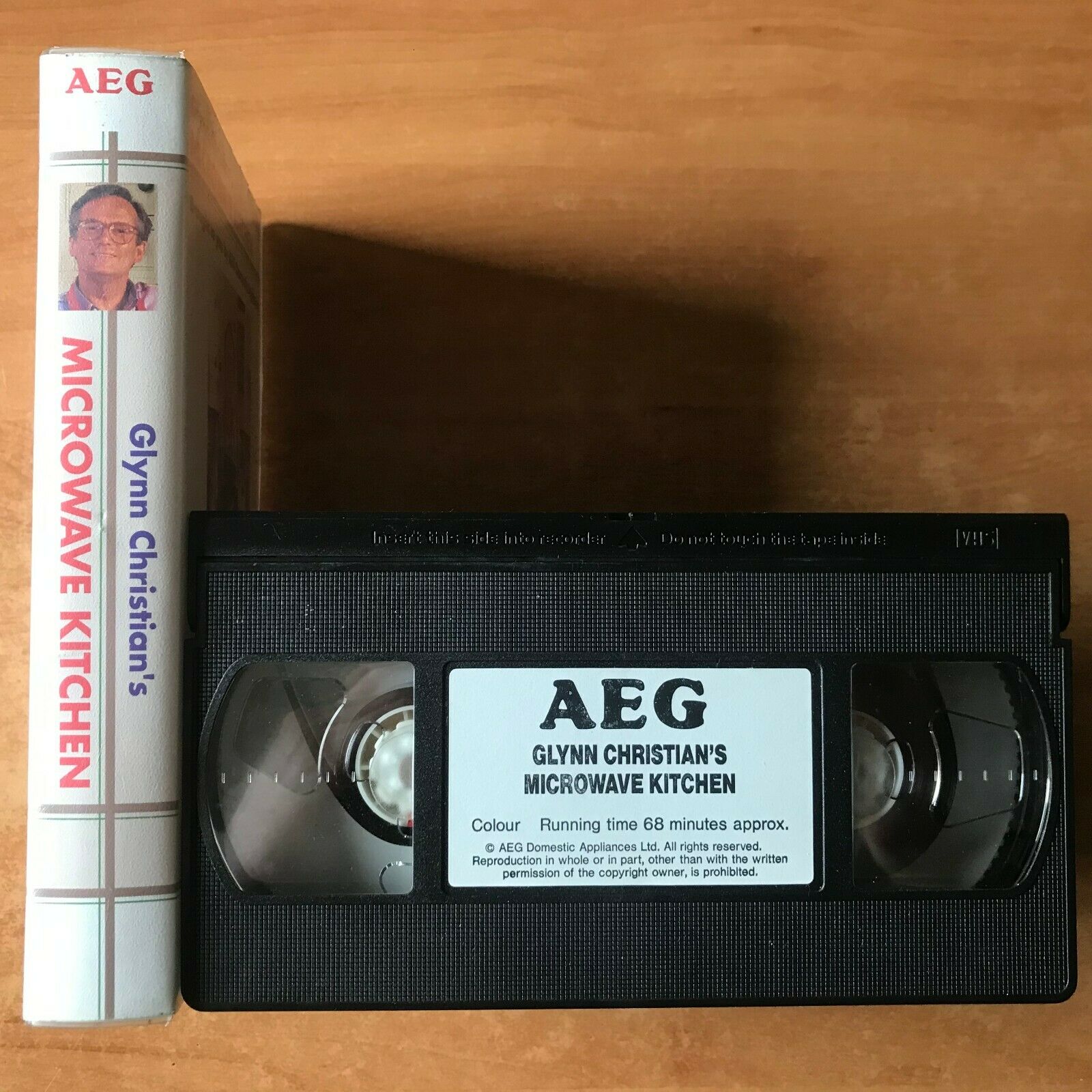Microwave Kitchen [Glynn Christian]: AEG Domestic Appliances (Time: 68mins) VHS-