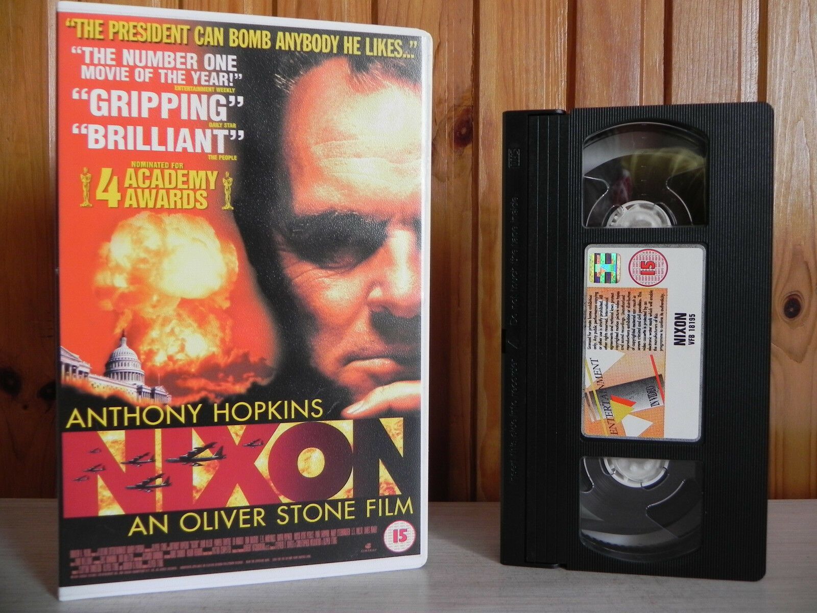 Nixon - Entertainment - Drama - Anthony Hopkins - Oliver Stone - Large Box - VHS-