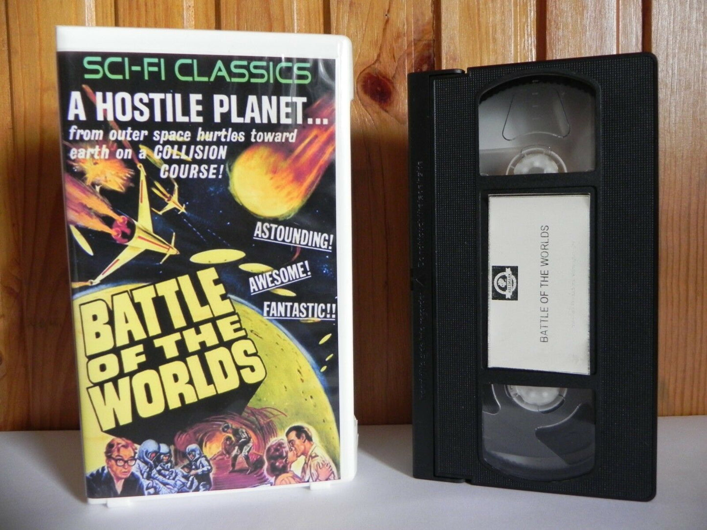 Battle Of The Worlds - Halemark (1961) - Sci-Fi Classic - Hostile Planet - VHS-