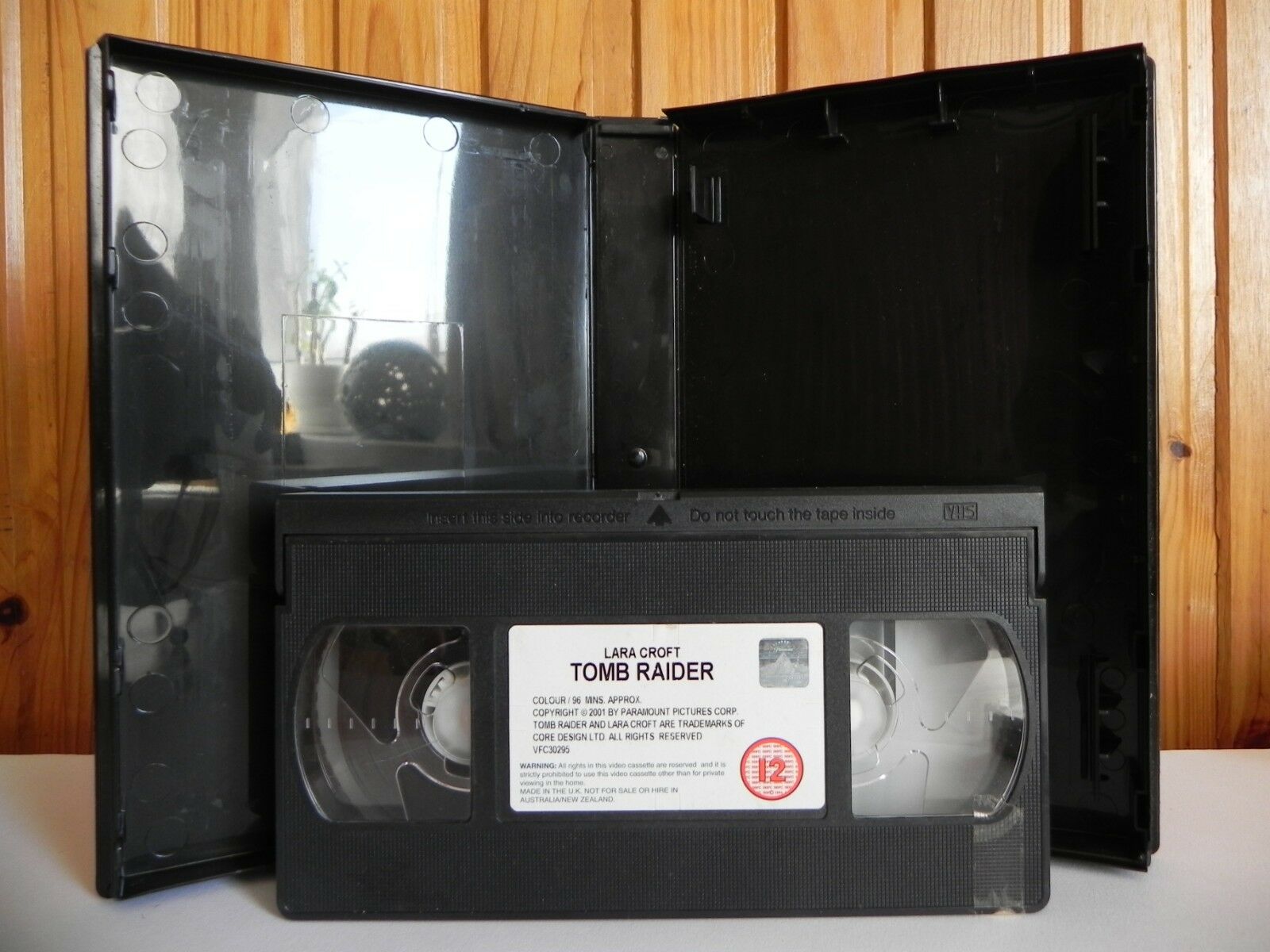 Tomb Raider - Large Box - Paramount - Action - Angelina Jolie - Pal VHS-