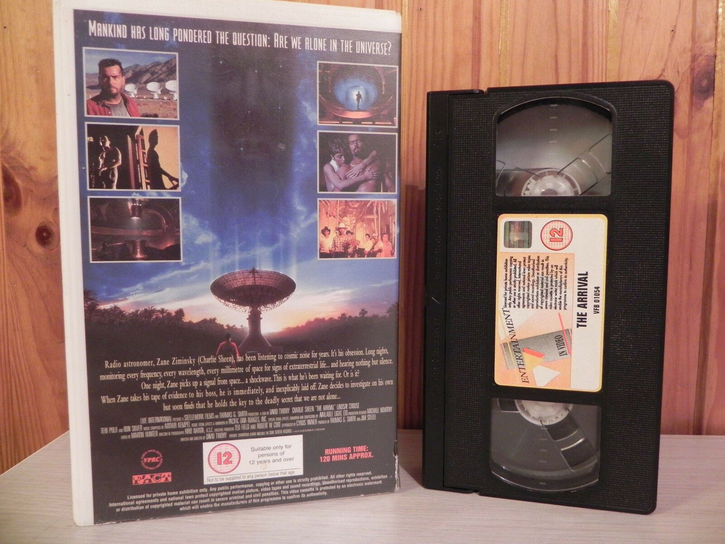 THE ARRIVAL - Sci-Fi - Charlie Sheen - 01054 Video - Big Box - Ex-Rental - VHS-