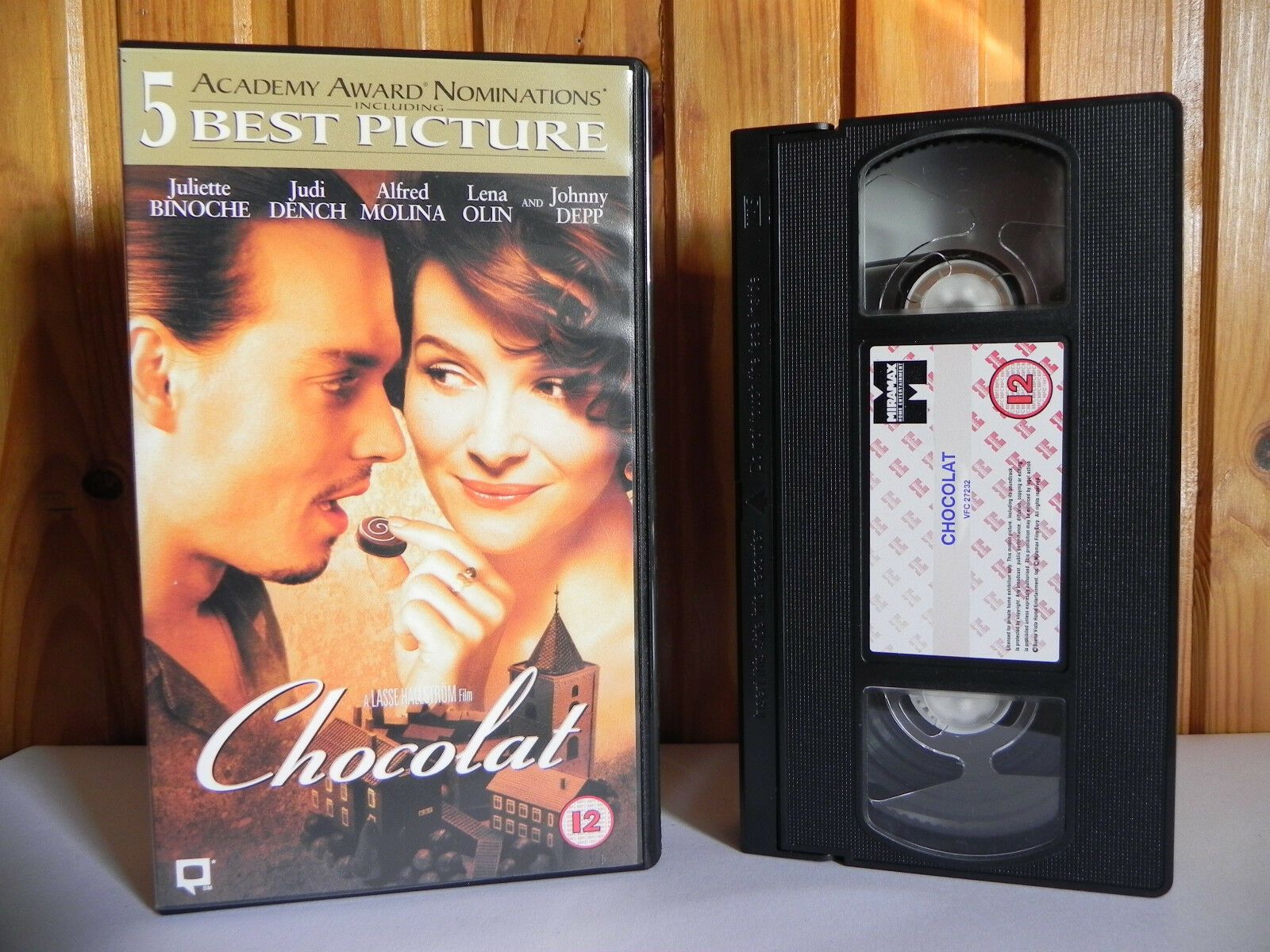 Chocolat - Miramax - Romance - Juliette Binoche - Judi Dench - Johnny Deep - VHS-