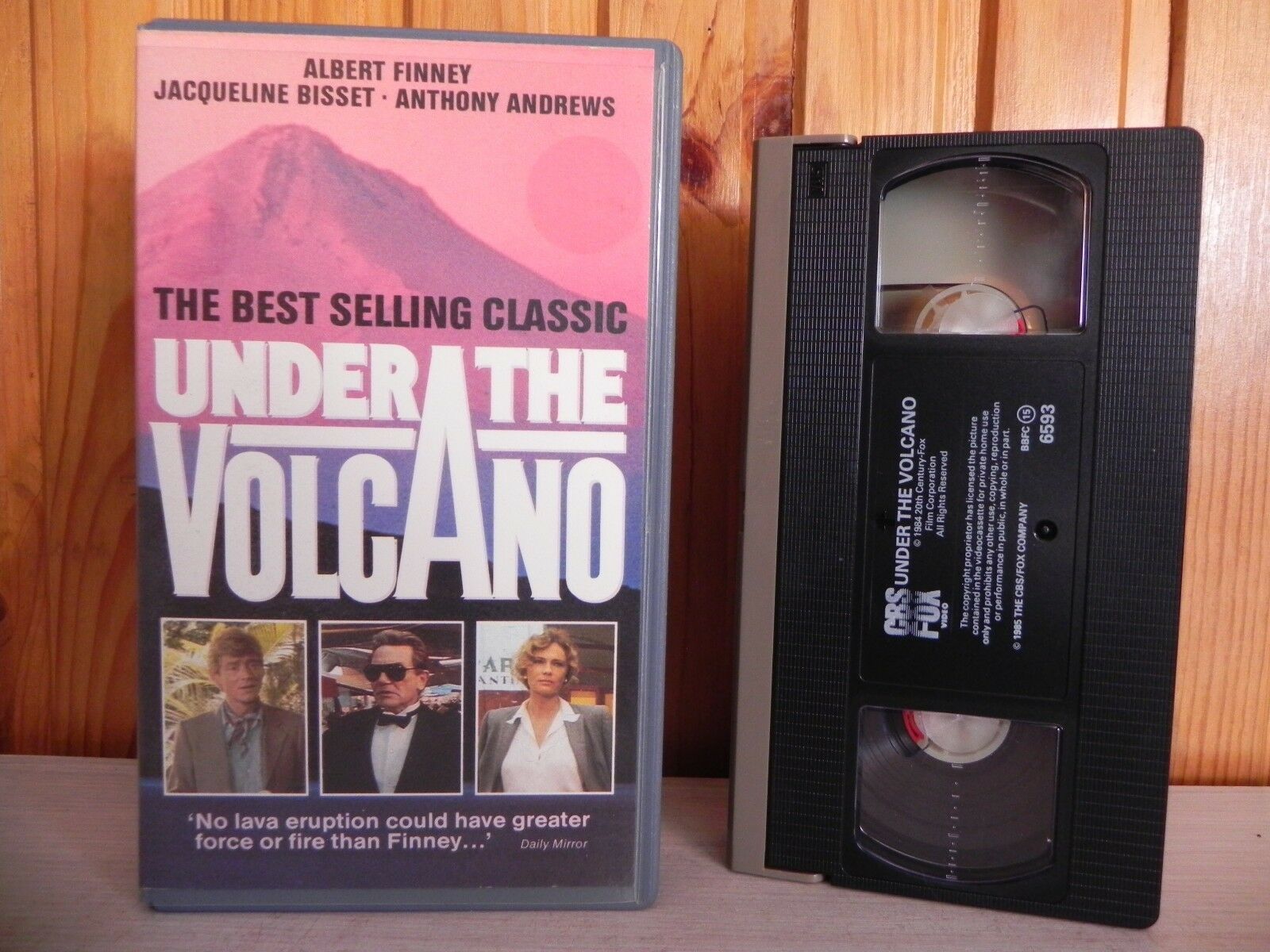Under The Volcano - Albert Finney/Malcolm Lowry - CBS Fox - Drama Pre Cert VHS-