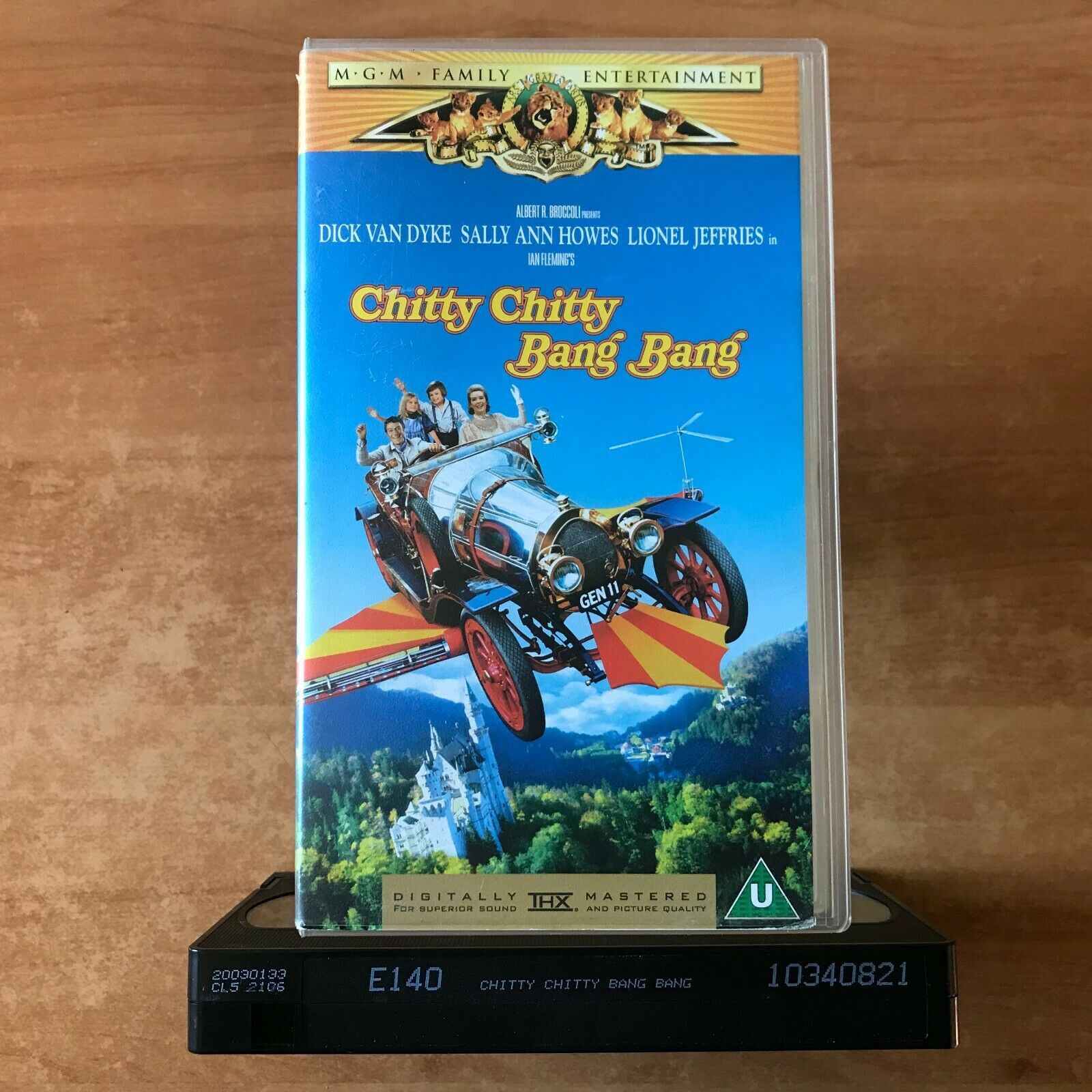 Chitty Chitty Bang Bang; [THX Mastered] Ian Fleming - Dick Van Dyke - Kids - VHS-