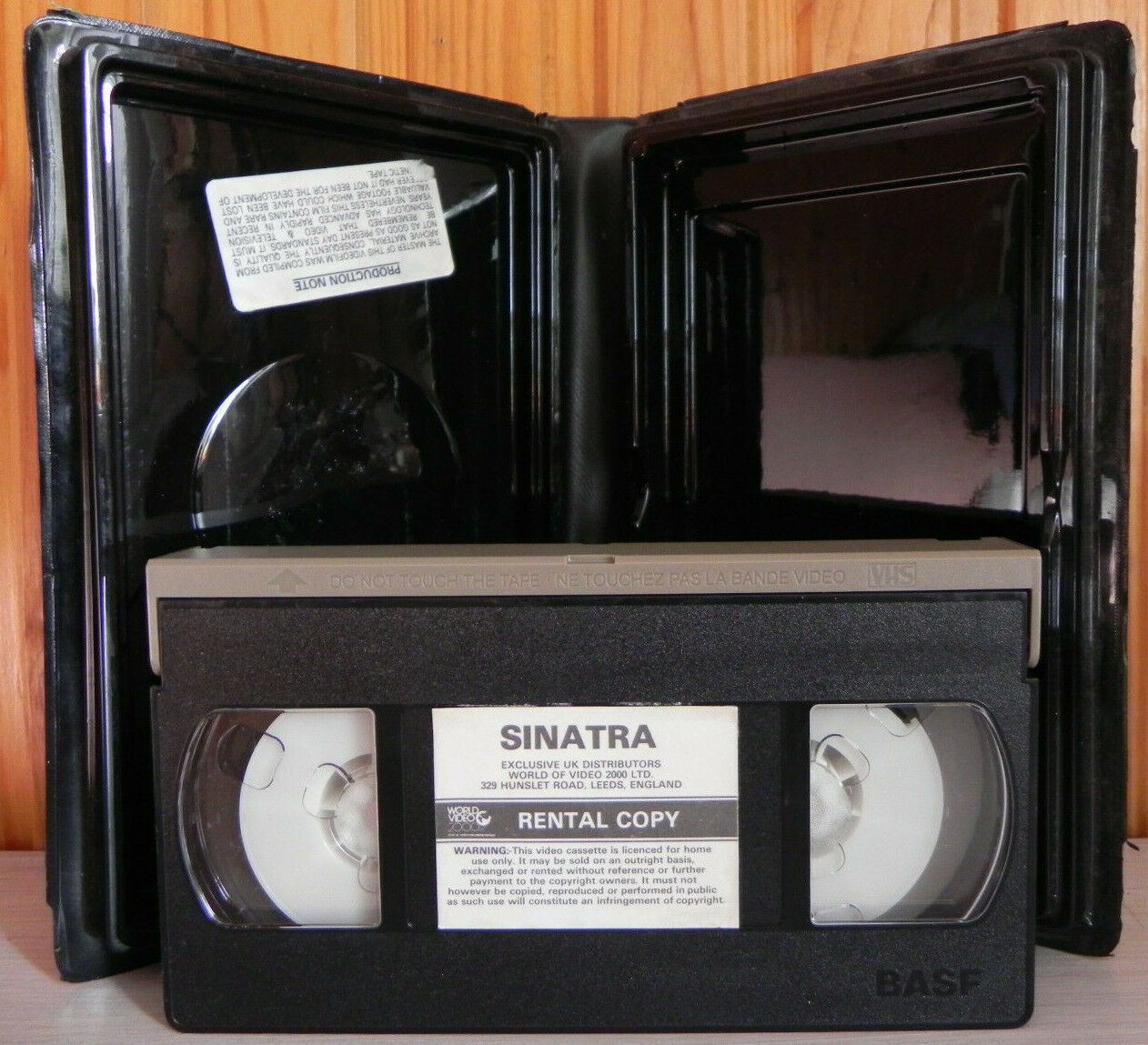 Sinatra: Old Blue Eyes Himself; [World Of Video 2000] Large Box - Musical - Pal VHS-