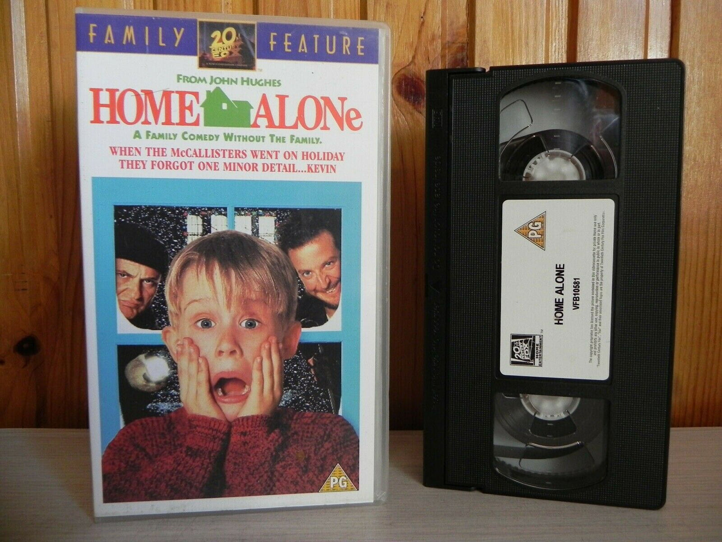 Home Alone: Christmas/Burglary/Booby Traps - *Macaulay Culkin - Joe Pesci - VHS-