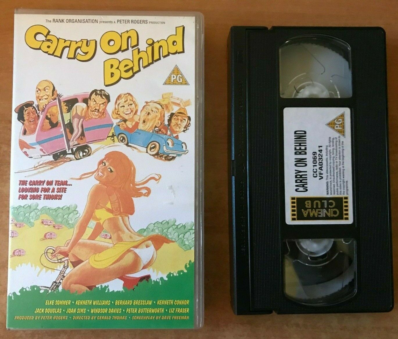 Carry On Behind (1975) - Comedy - Elke Sommer / Kenneth Williams - Pal VHS-
