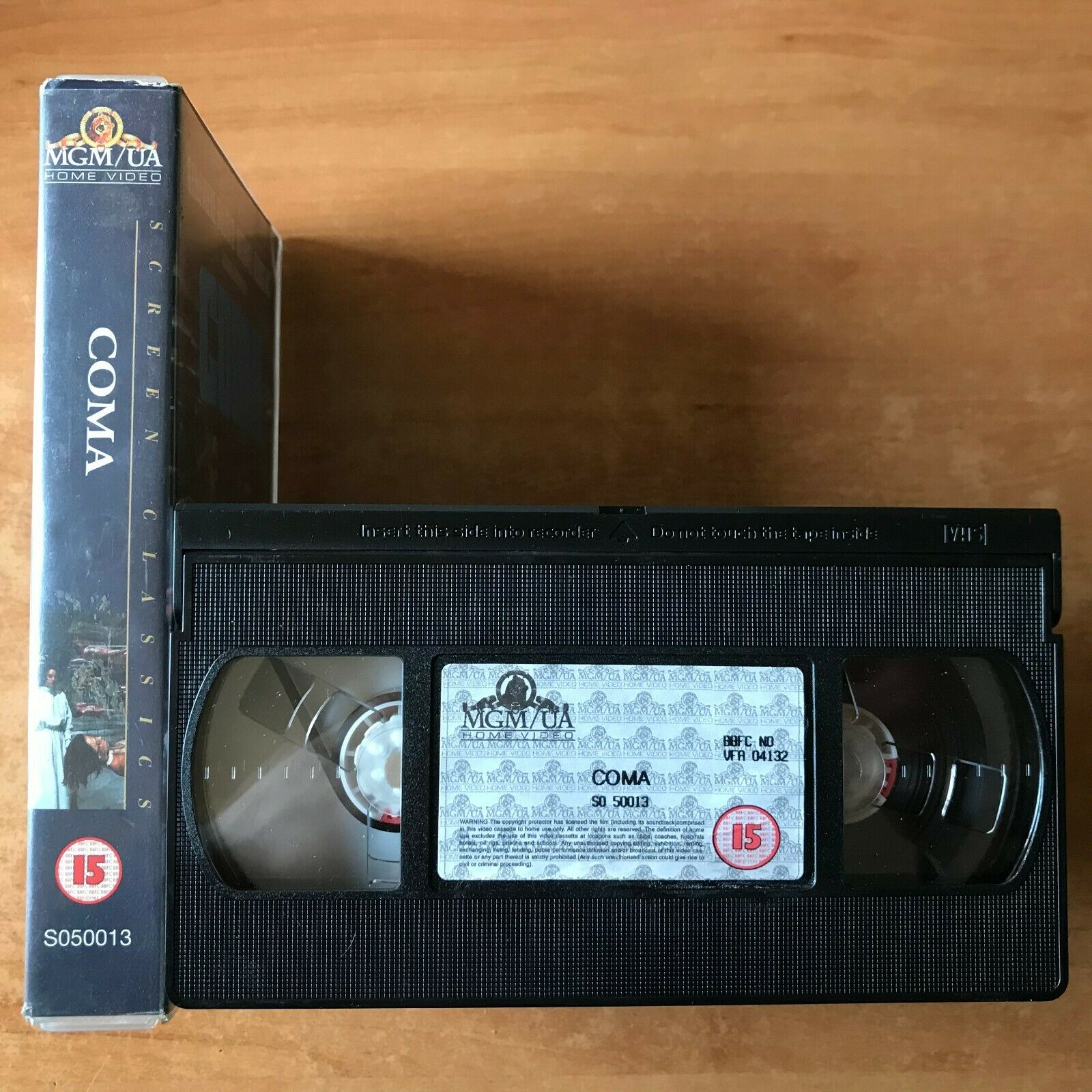 Coma; [Michael Crichton] Thriller - Genevieve Bujold / Michael Douglas - Pal VHS-