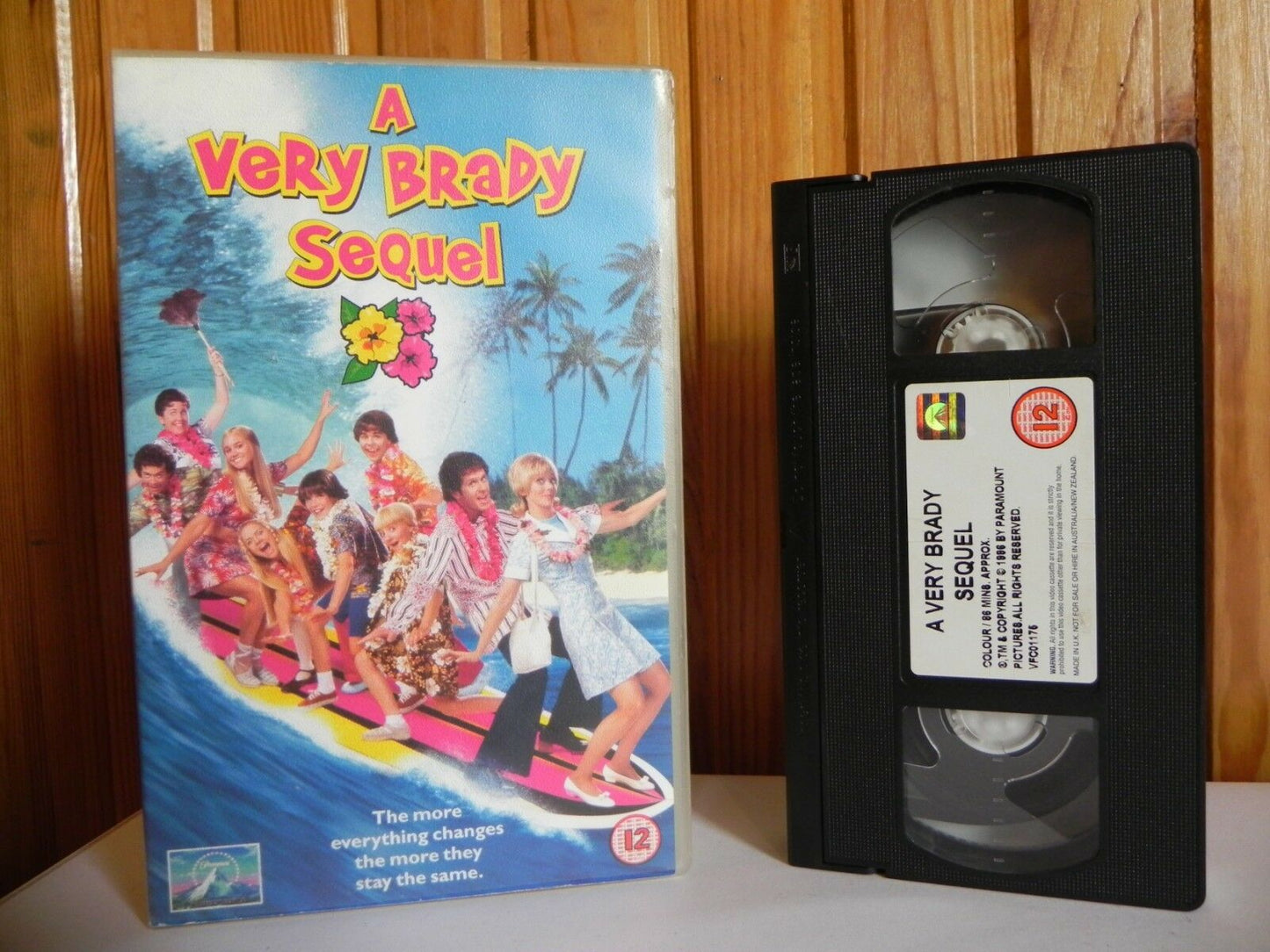 A Very Brady Sequel - Universal - Comedy - Shelley Long - Large Box - Pal VHS-