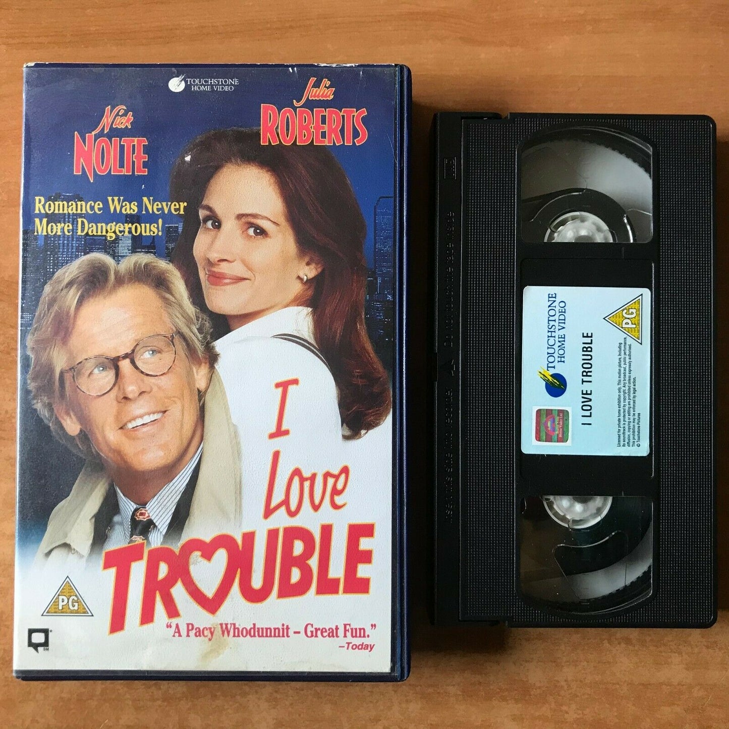 I Love Trouble: Chicago Romance - Large Box - Nick Nolte / Julia Roberts - VHS-