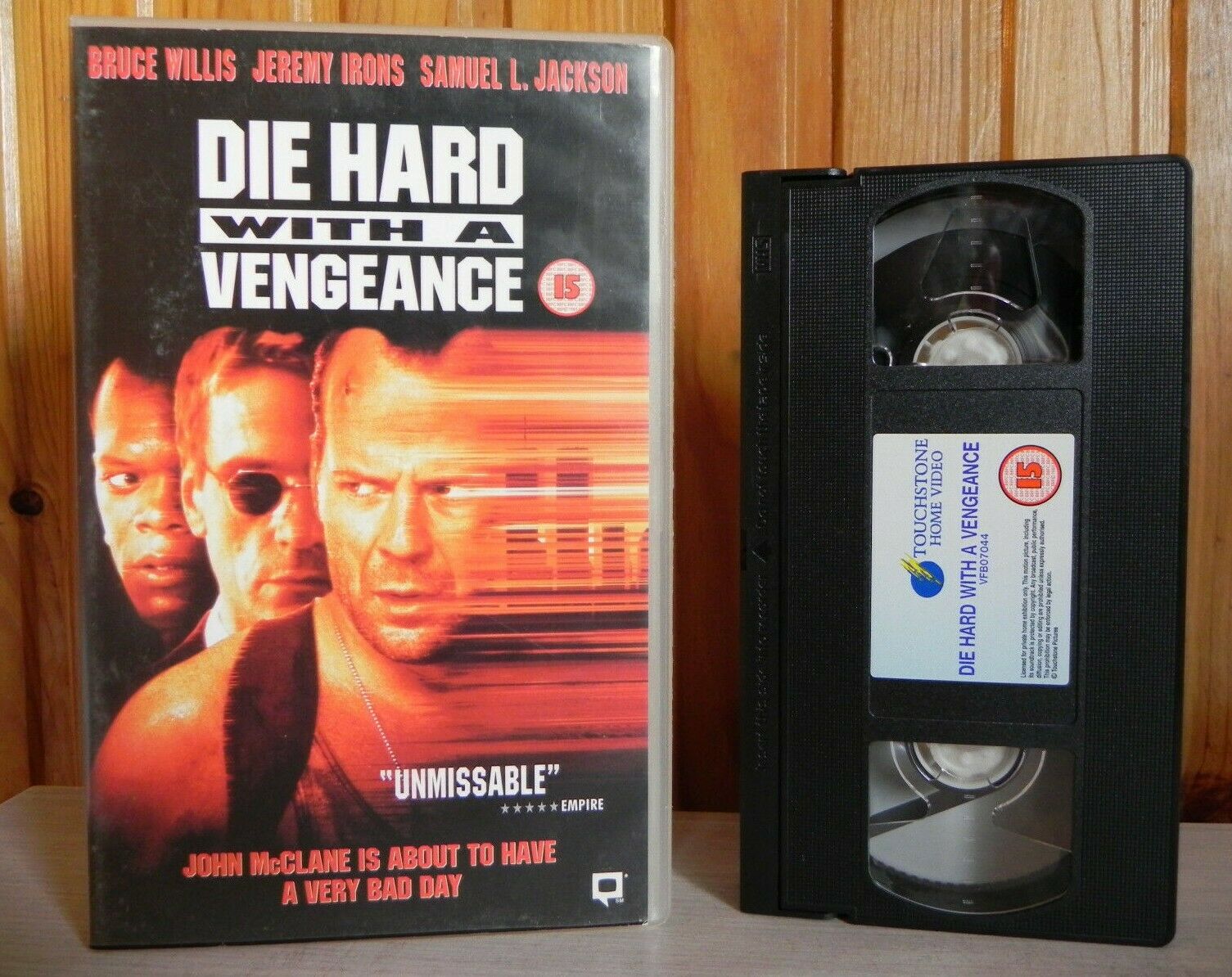 Die Hard 3: Large Box - Bruce Willis/Samuel L.Jackson (1995) Urban Action - VHS-