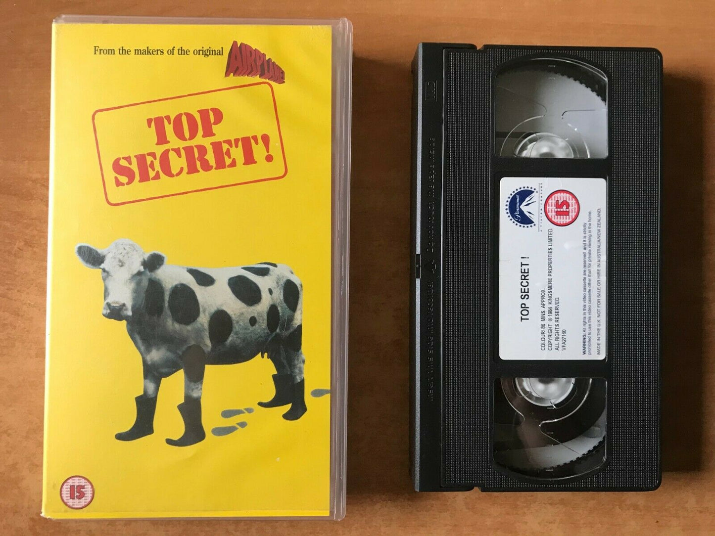 Top Secret; [David Zucker]: Musical Comedy - Val Kilmer/Peter Cushing - Pal VHS-