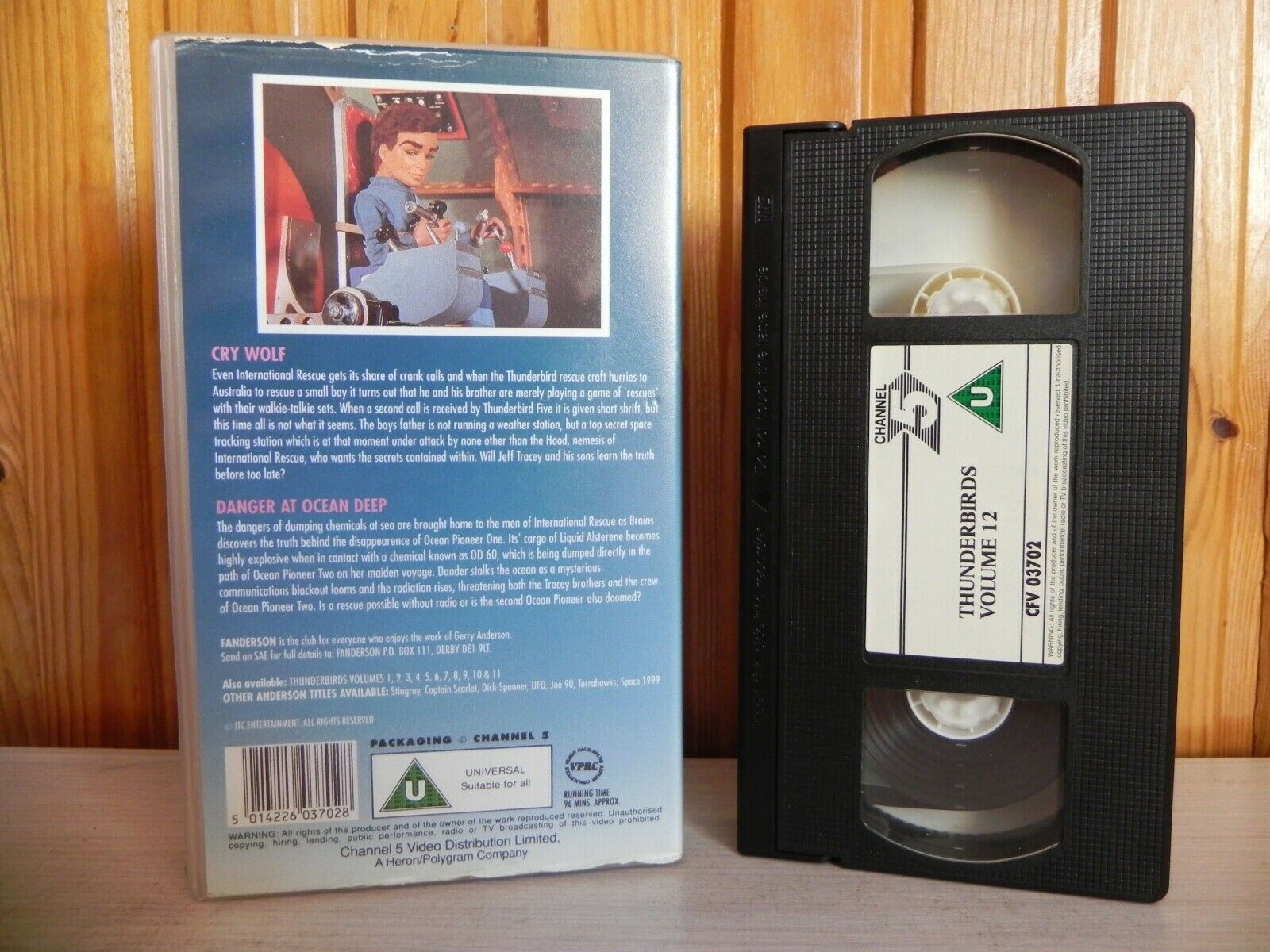 Thunderbirds - Volume 12 - Cry Wolf - Danger At The Ocean Deep - Kids - Pal VHS-