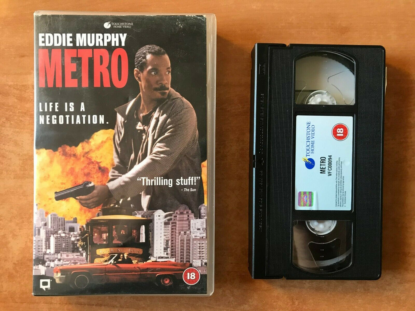 Metro (1997): Police Action - Crime Comedy [Large Box] Eddie Murphy - Pal VHS-