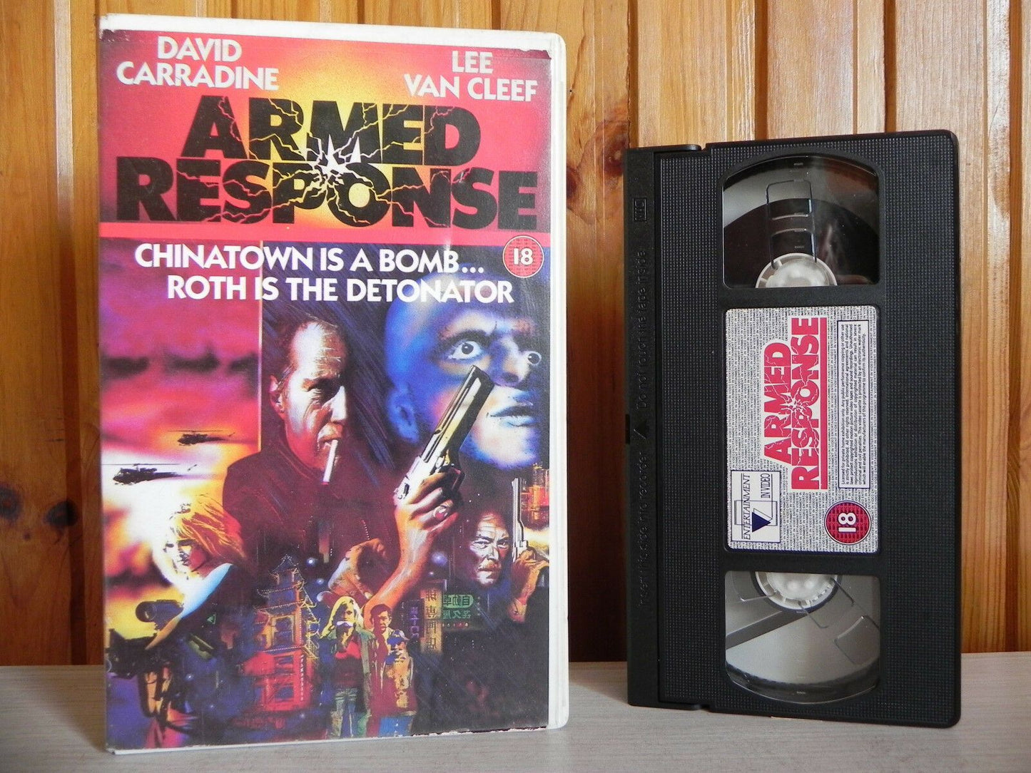 Armed Response - Entertainment - Action - David Carradine - Large Box - Pal VHS-