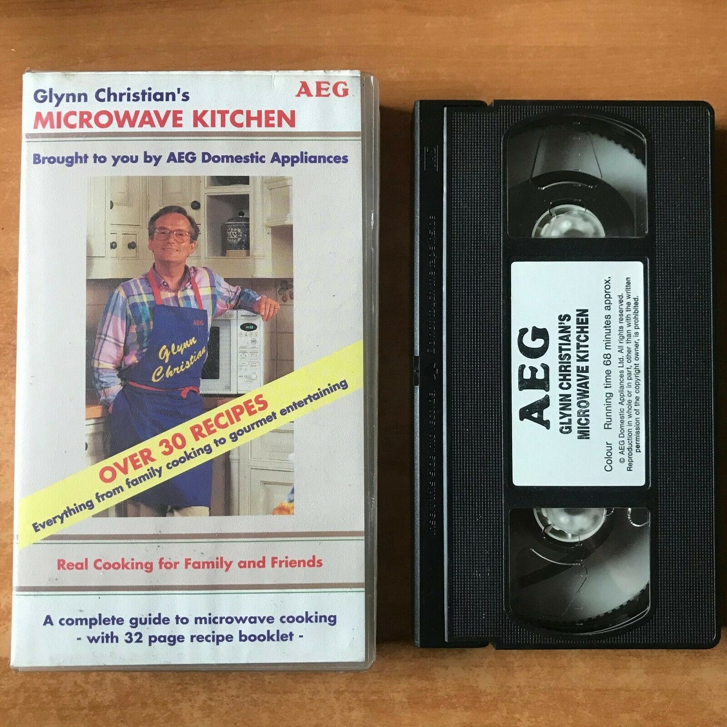 Microwave Kitchen [Glynn Christian]: AEG Domestic Appliances (Time: 68mins) VHS-
