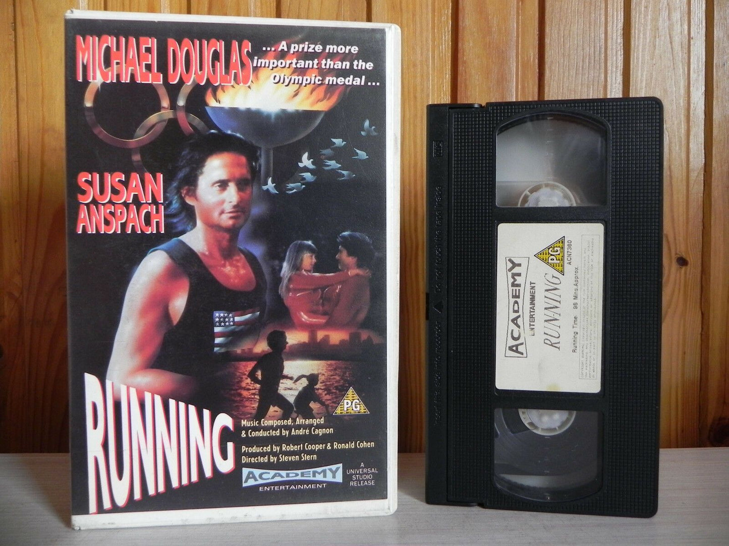 Running - Drama - Michael Douglas - Susan Anspach - Lawrence Dane - Pal VHS-