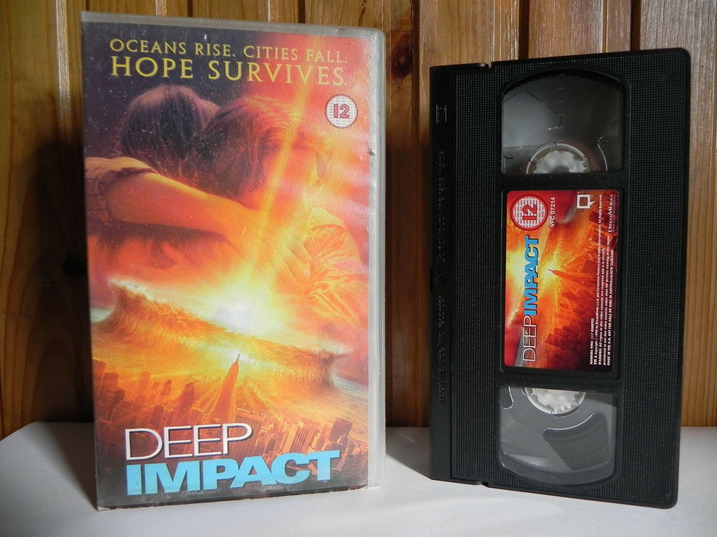 Deep Impact - DreamWorks - Catastrophic - Robert Duvall - Tea Leoni - Pal VHS-