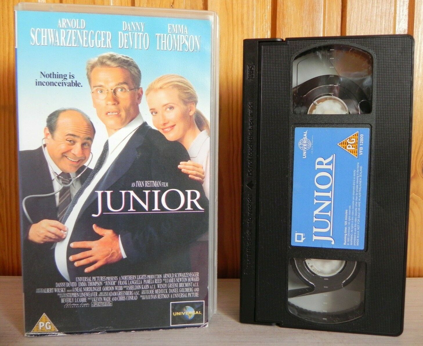 Junior: Arnold Schwarzenegger/Danny DeVito - Comedy - Arnie Get Pregnant - VHS-