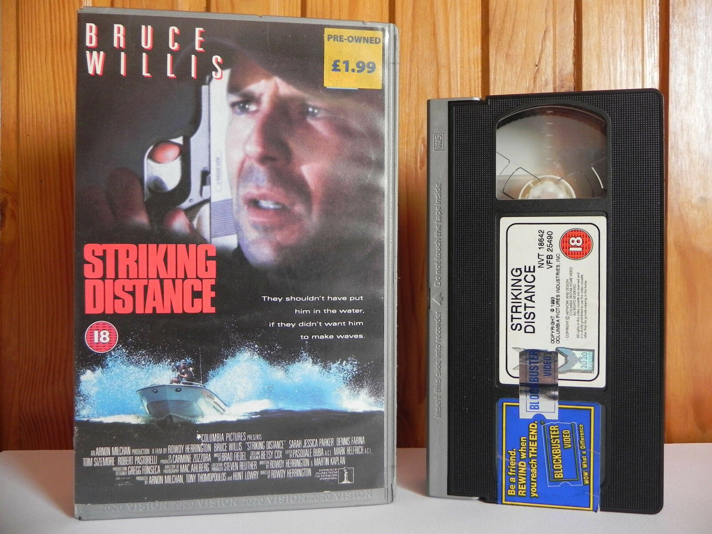 Striking Distance - 20 20 Vision - Action - Ex-Rental - Large Box - Pal VHS-